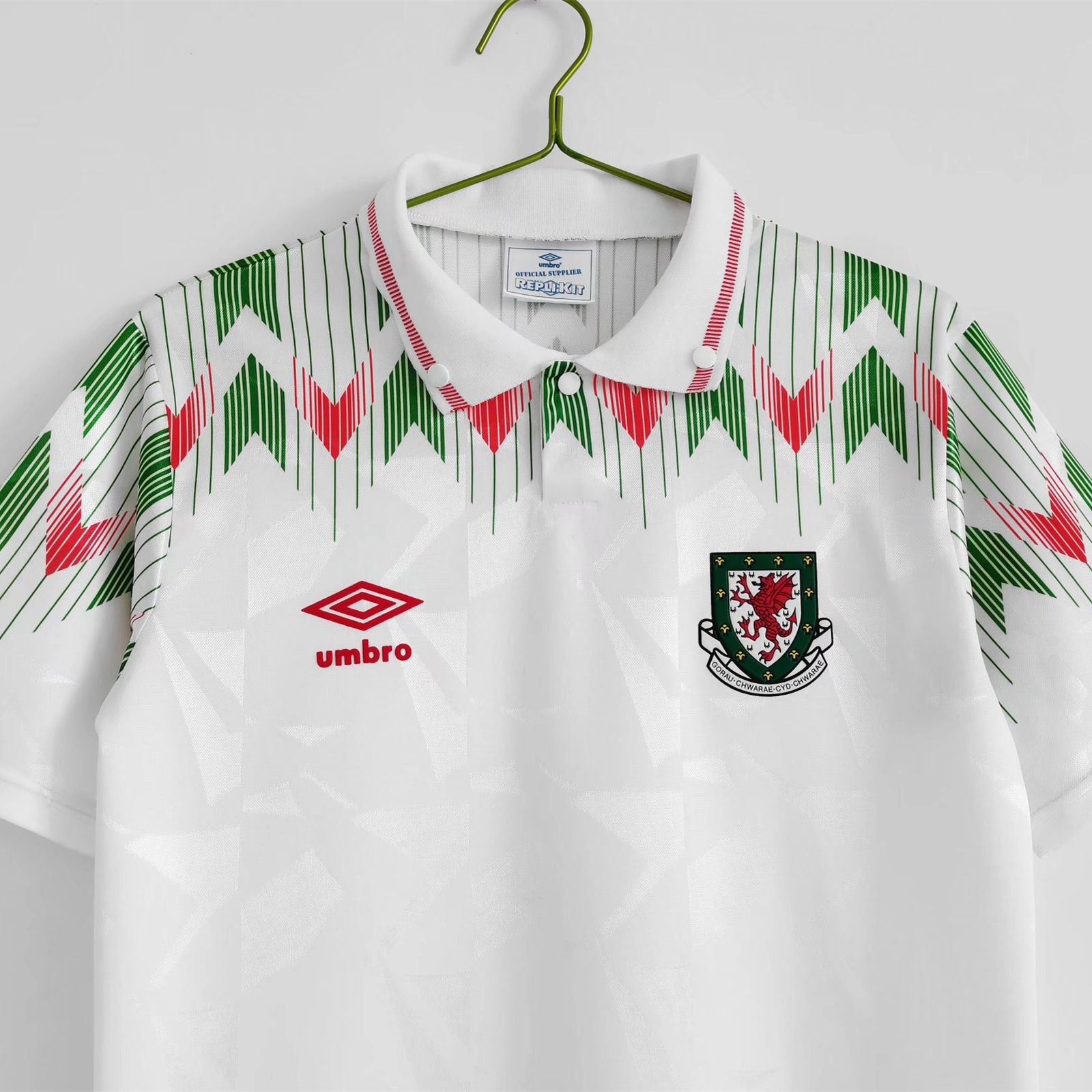 Retro Wales 1990-92 Away Stadium Jersey - Unitedfutballjersey