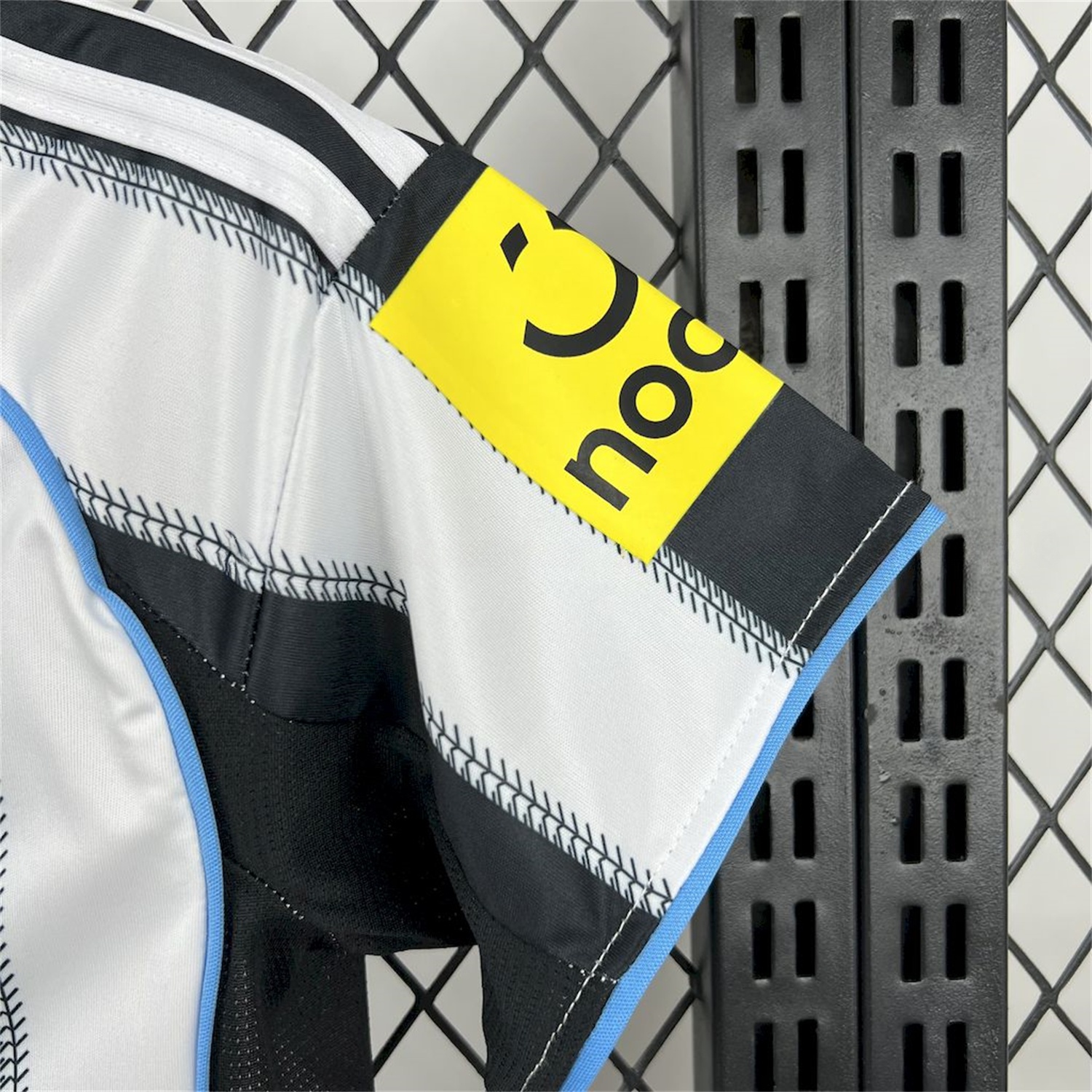 Newcastle United 25-26 Home Kids Kit - Unitedfutballjersey