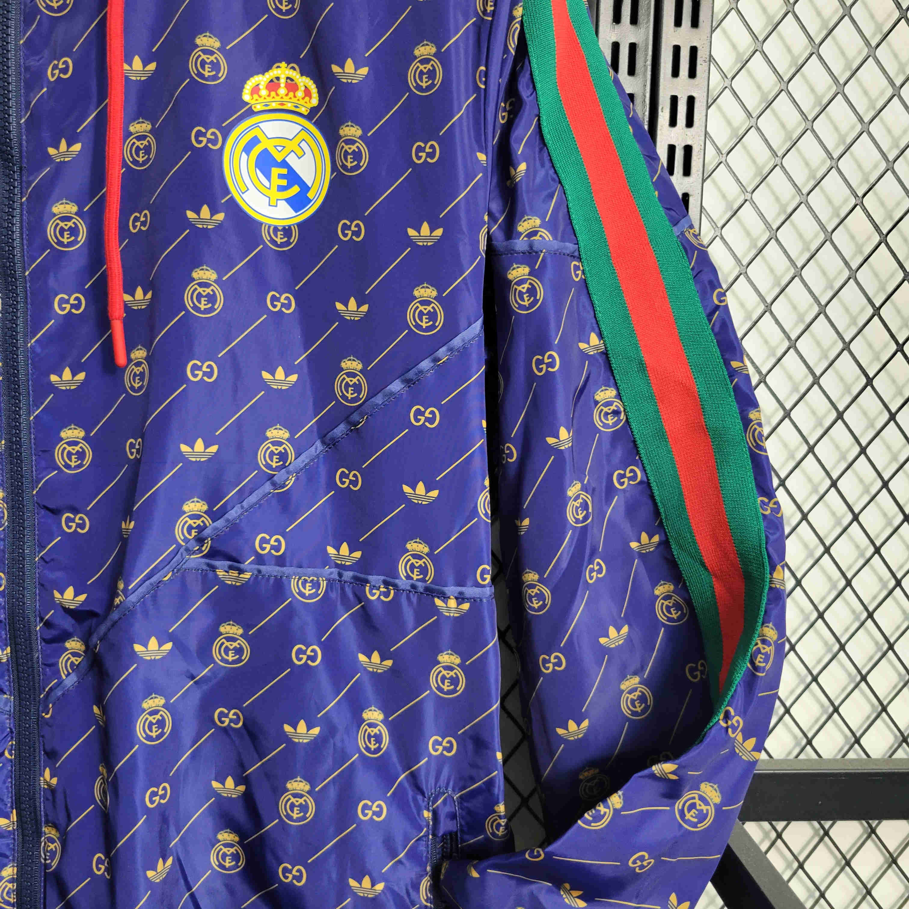 23-24 Real Madrid x GUCCI Navy Windbreaker - Unitedfutballjersey