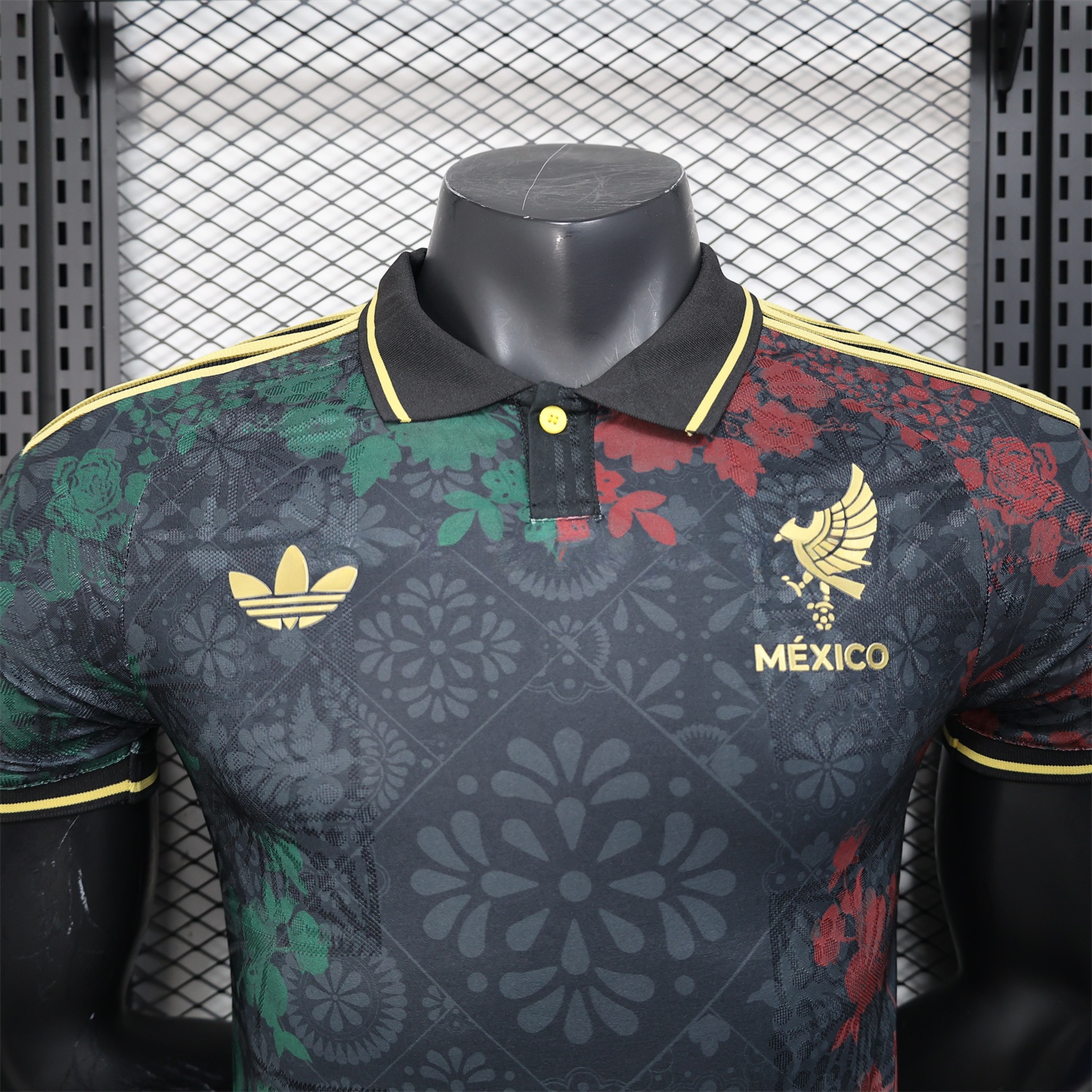 Mexico 25-26 Black Polo Jersey with Red and Green Floral Pattern - Player Version - Unitedfutballjersey