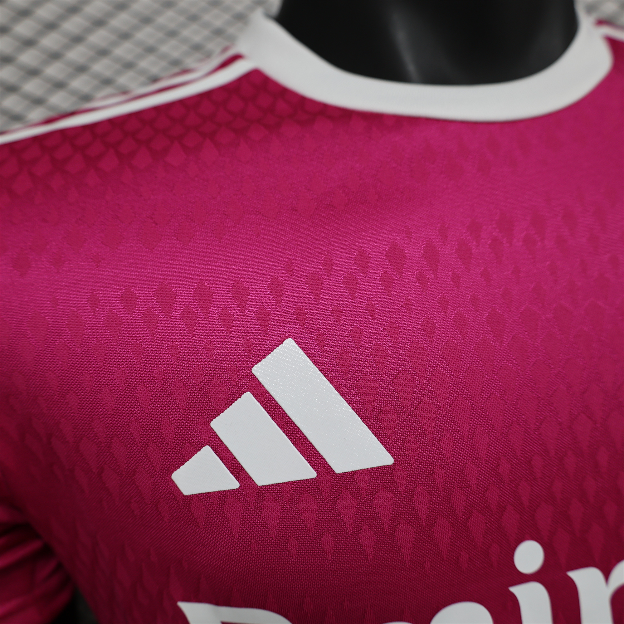 Real Madrid 24-25 Pink Special Edition Jersey - Player Version - Unitedfutballjersey