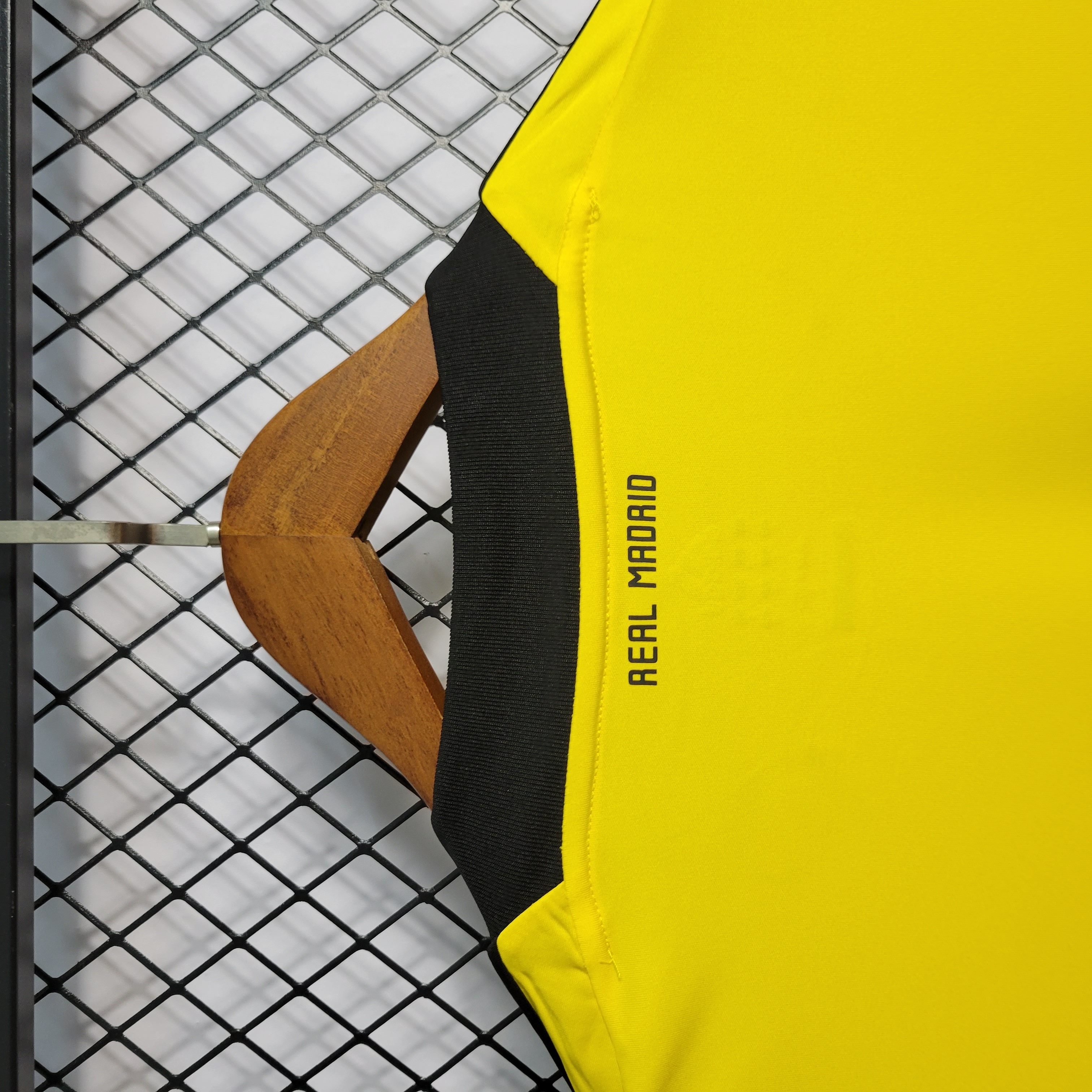 Retro Real Madrid 11-12 Yellow Goalkeeper Jersey - Unitedfutballjersey