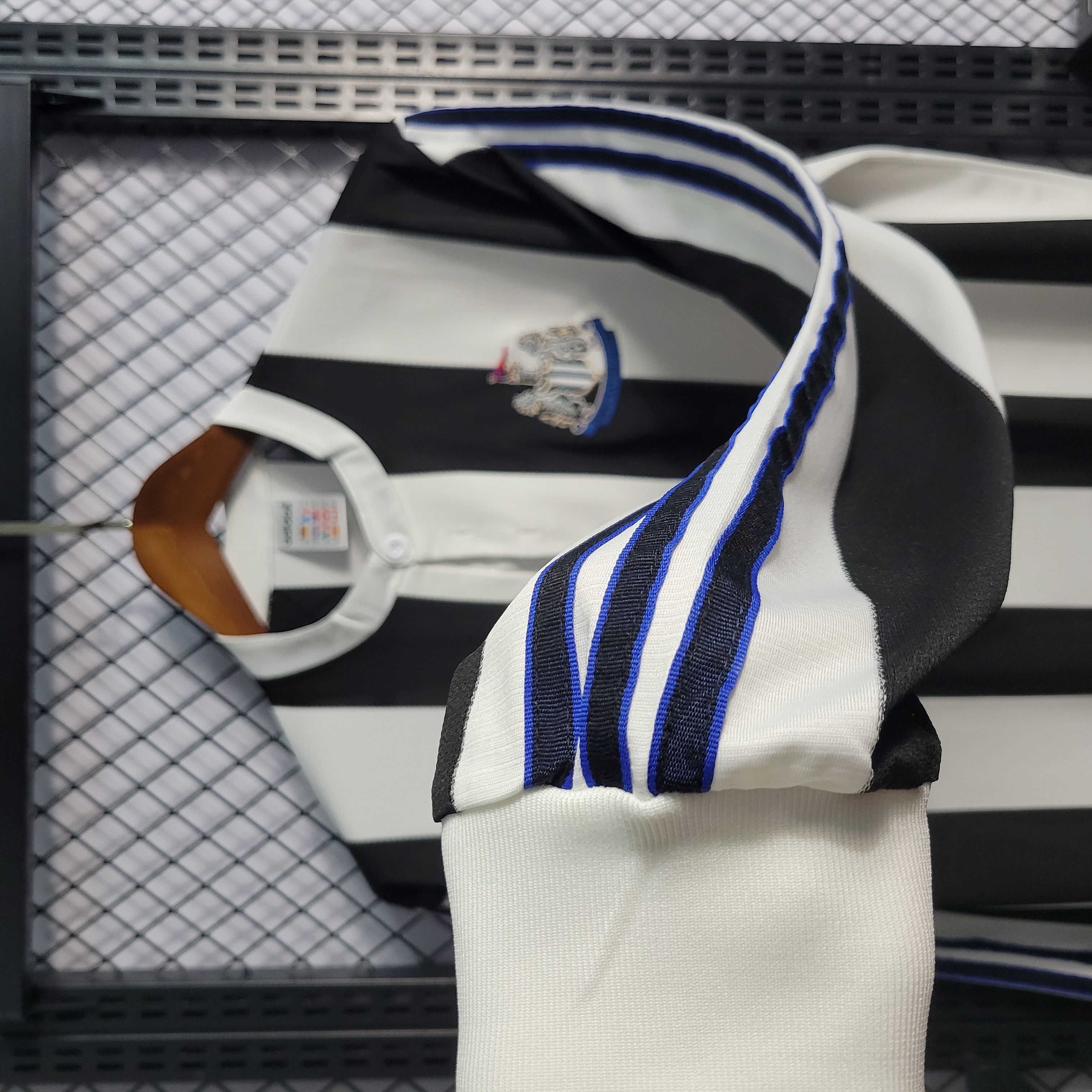 Retro Newcastle United 1997-99 Home Stadium Long Sleeve Jersey - Unitedfutballjersey