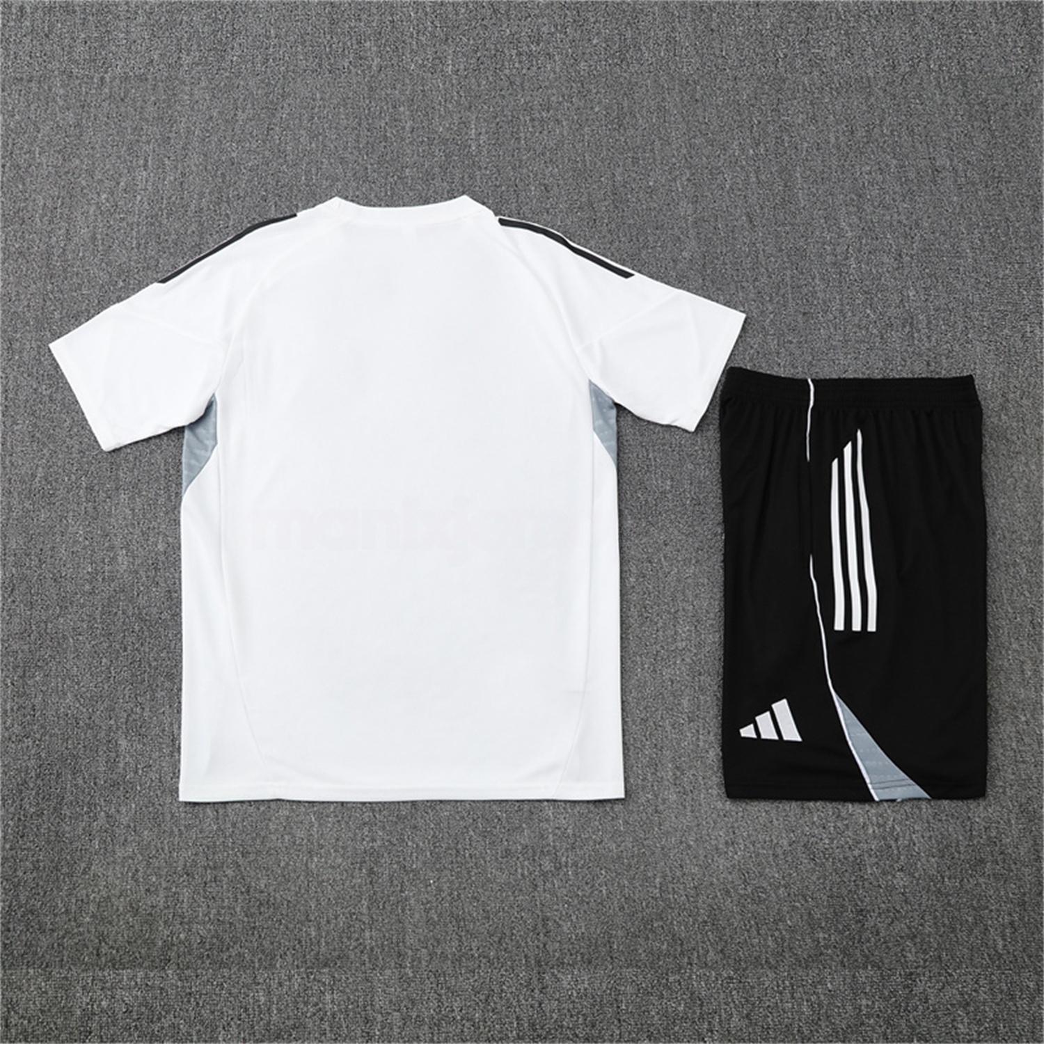 INT M.A.M 25-26 Short-Sleeve Training Set - White Top and Black Shorts - Unitedfutballjersey