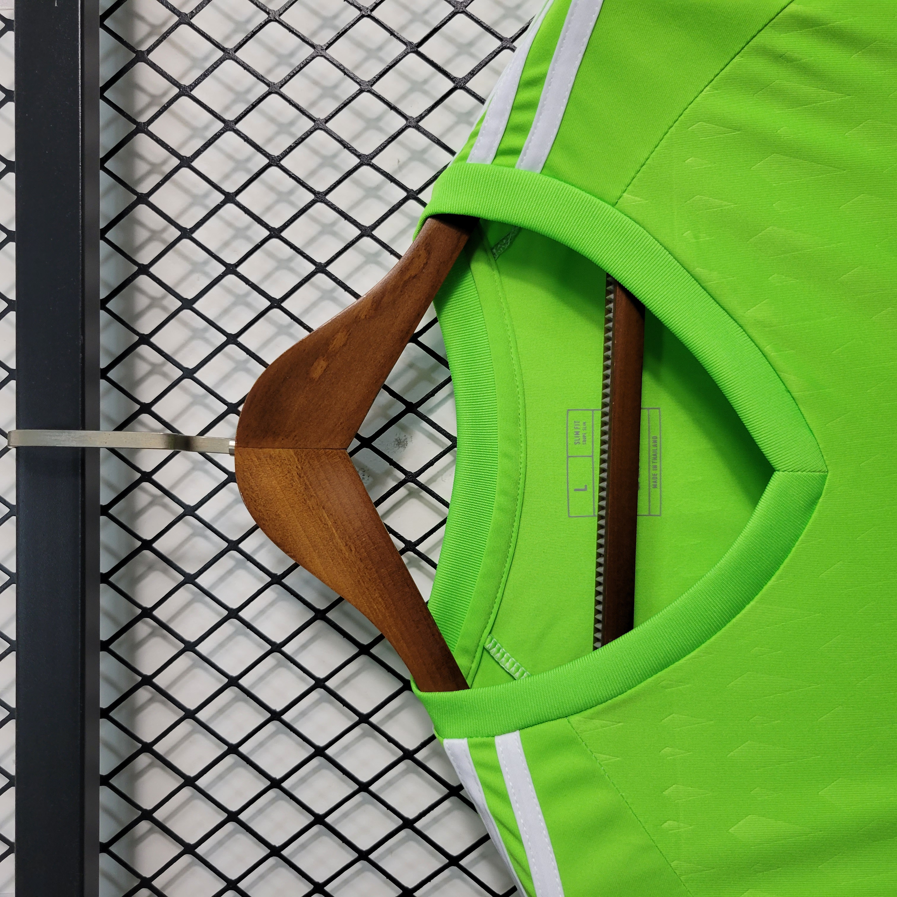 Manchester United 23-24 Green Goalkeeper Jersey - Fans Version - Unitedfutballjersey