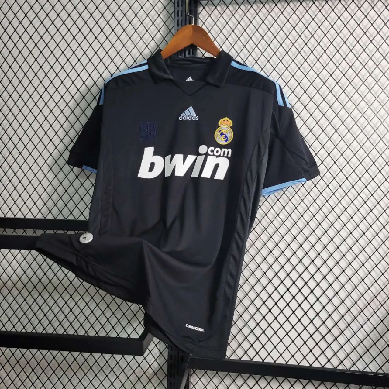Retro Real Madrid 09-10 Away Stadium Jersey - Unitedfutballjersey