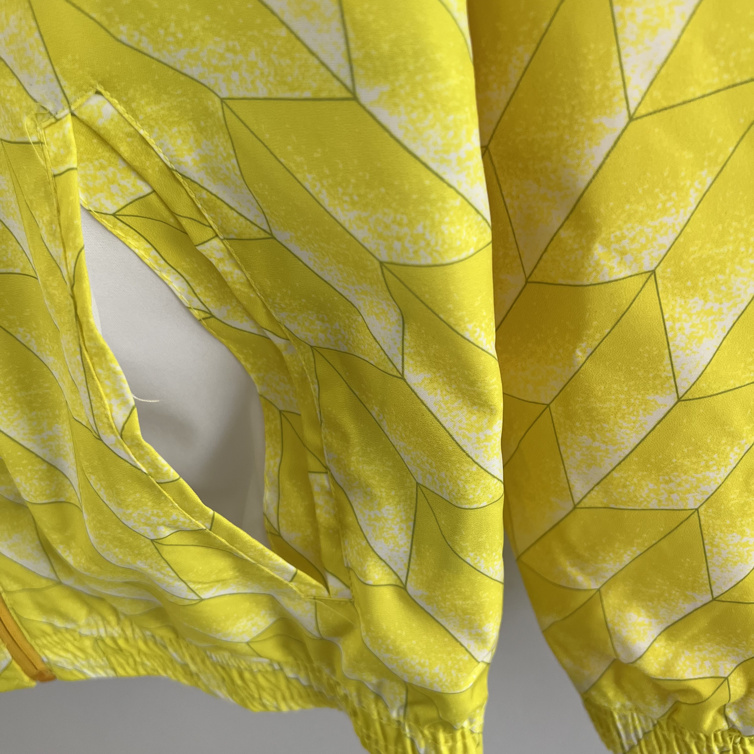 Dortmund 23-24 Double Sided Windbreaker - Yellow - Unitedfutballjersey