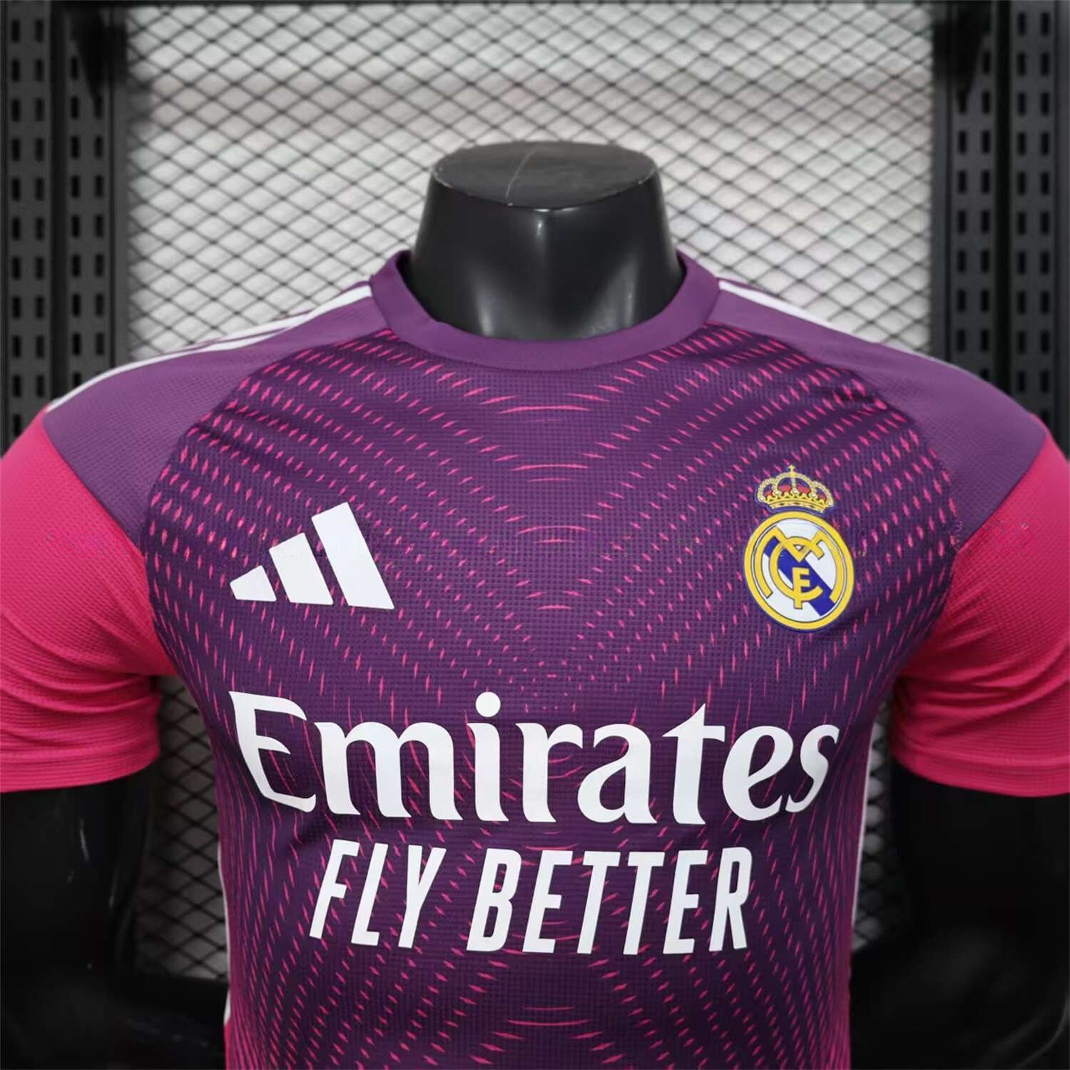 Real Madrid 25-26 Pink Purple Goalkeeper Jersey - Player Version - Unitedfutballjersey