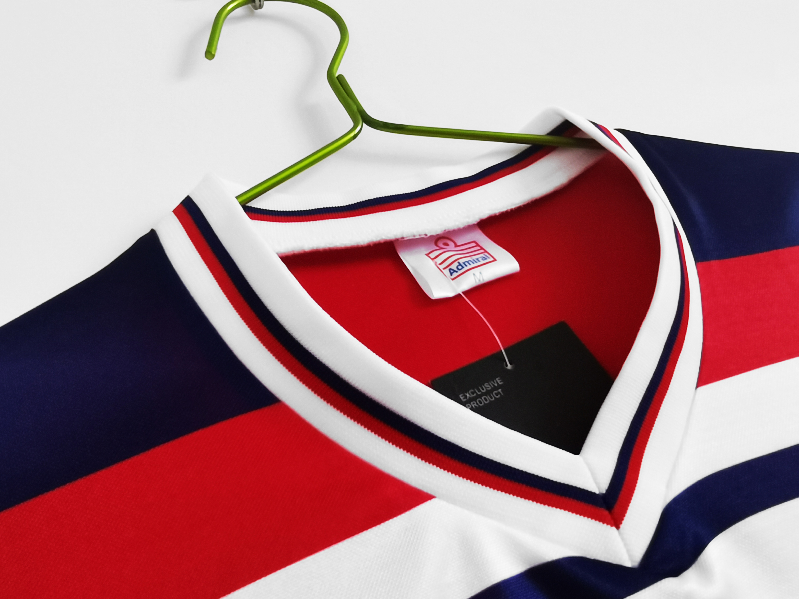 Retro England 1982 Away Stadium Jersey - Unitedfutballjersey