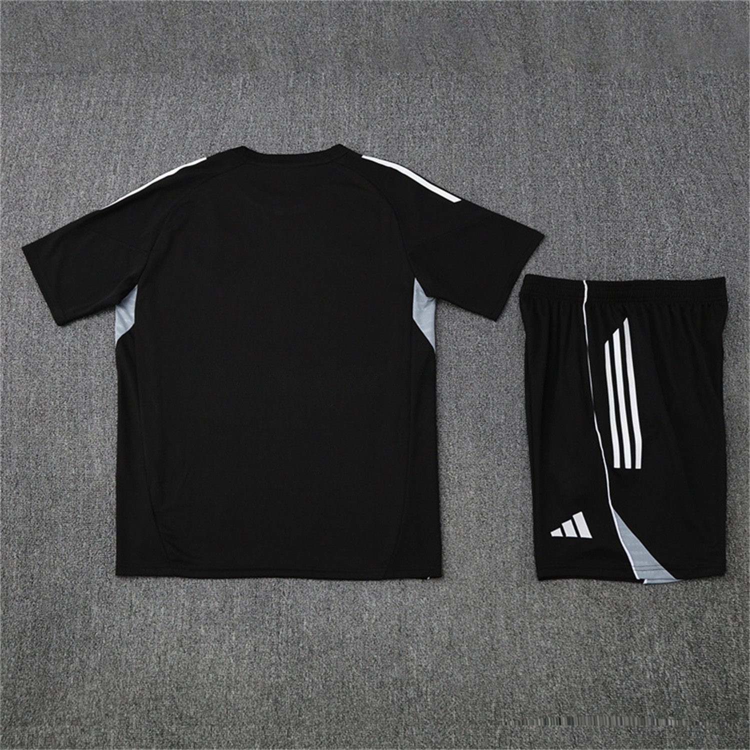 INT M.A.M 25-26 Short-Sleeve Training Set - Black Top and Shorts - Unitedfutballjersey