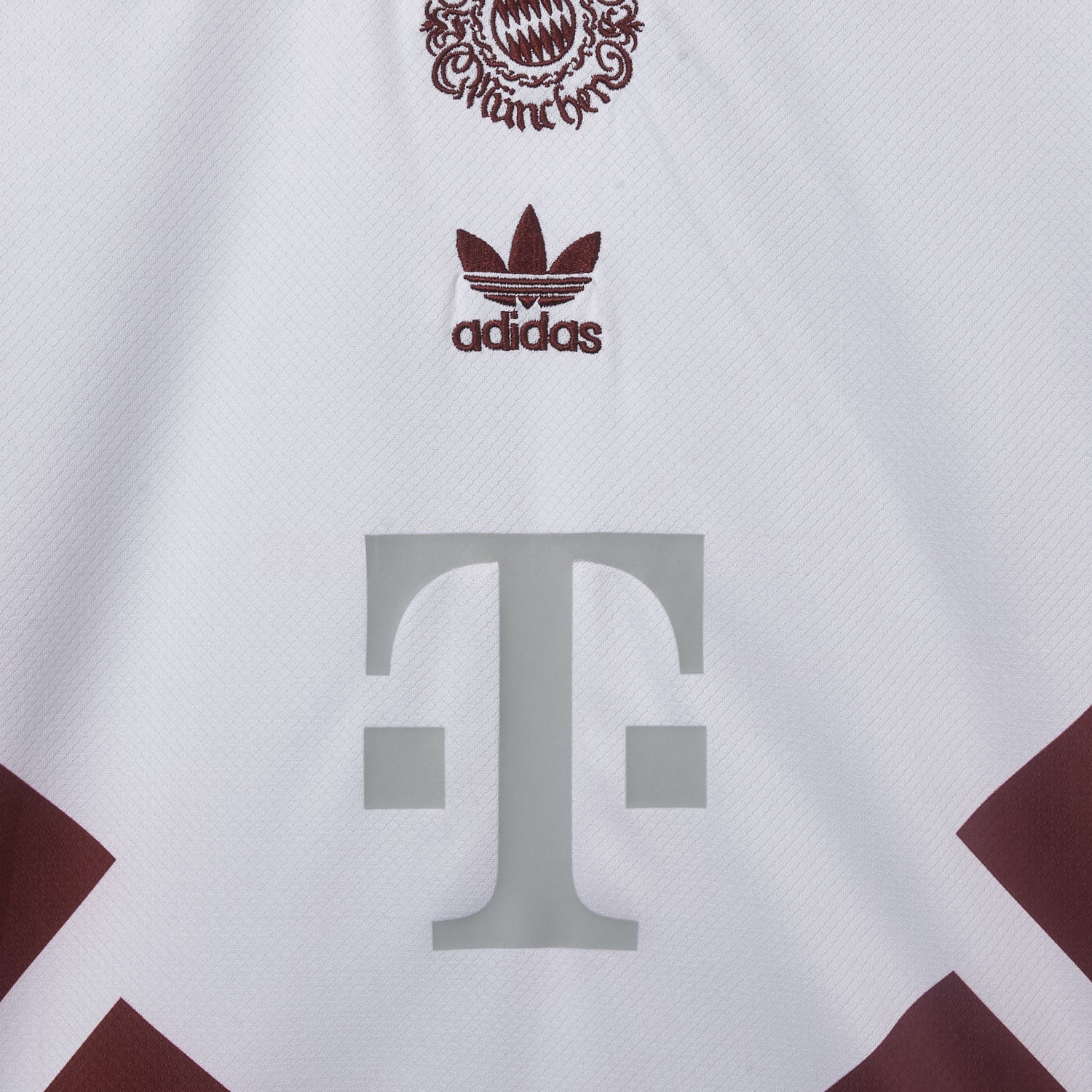 Bayern Munich 25-26 Throwback Trefoil Red Stripe White Special Jersey - Fans Version - Unitedfutballjersey