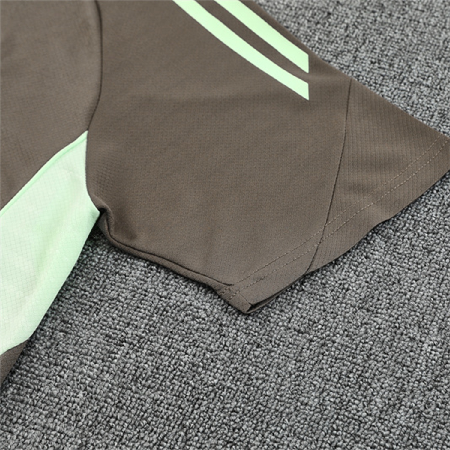 Real Madrid 25-26 Kids Short-Sleeve Training Set - Dark Khaki Top and Shorts - Unitedfutballjersey