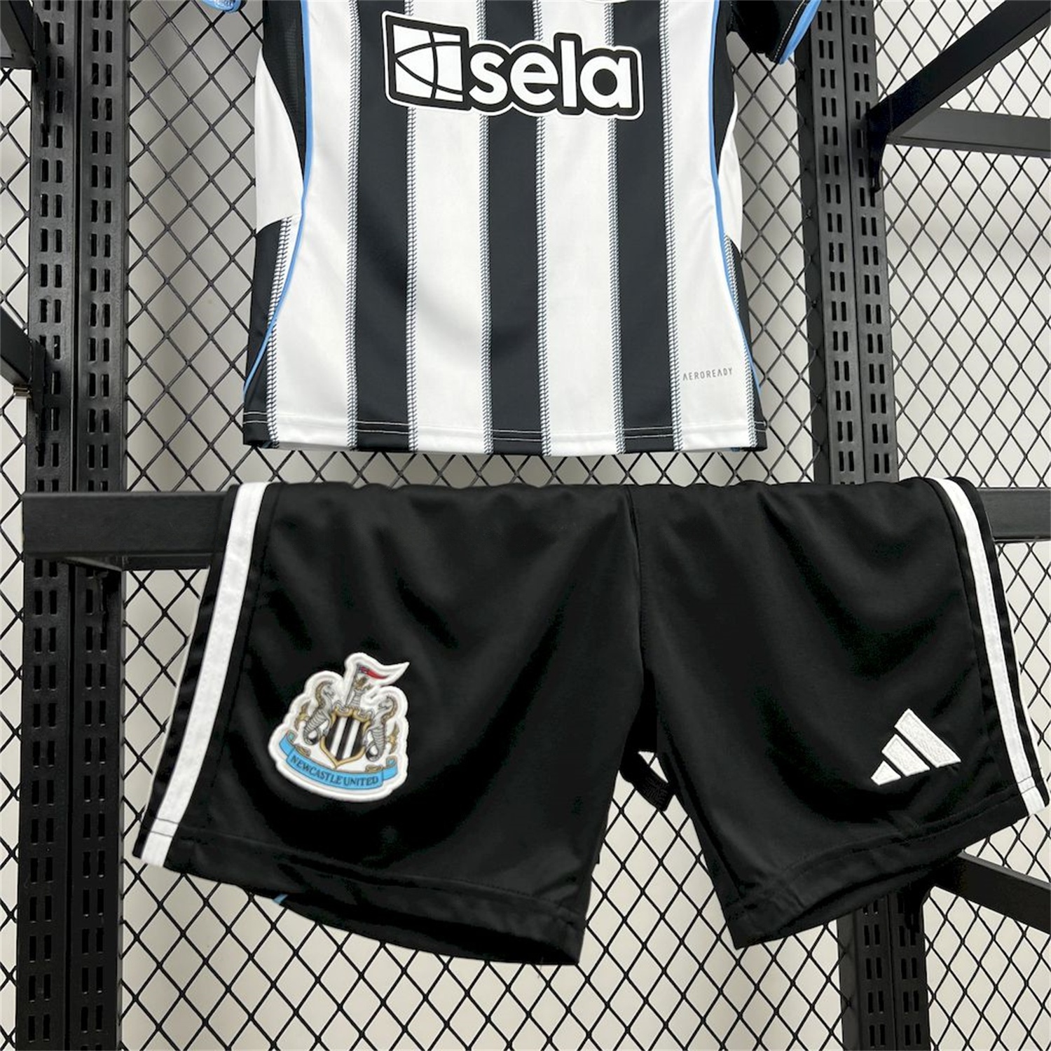 Newcastle United 25-26 Home Kids Kit - Unitedfutballjersey