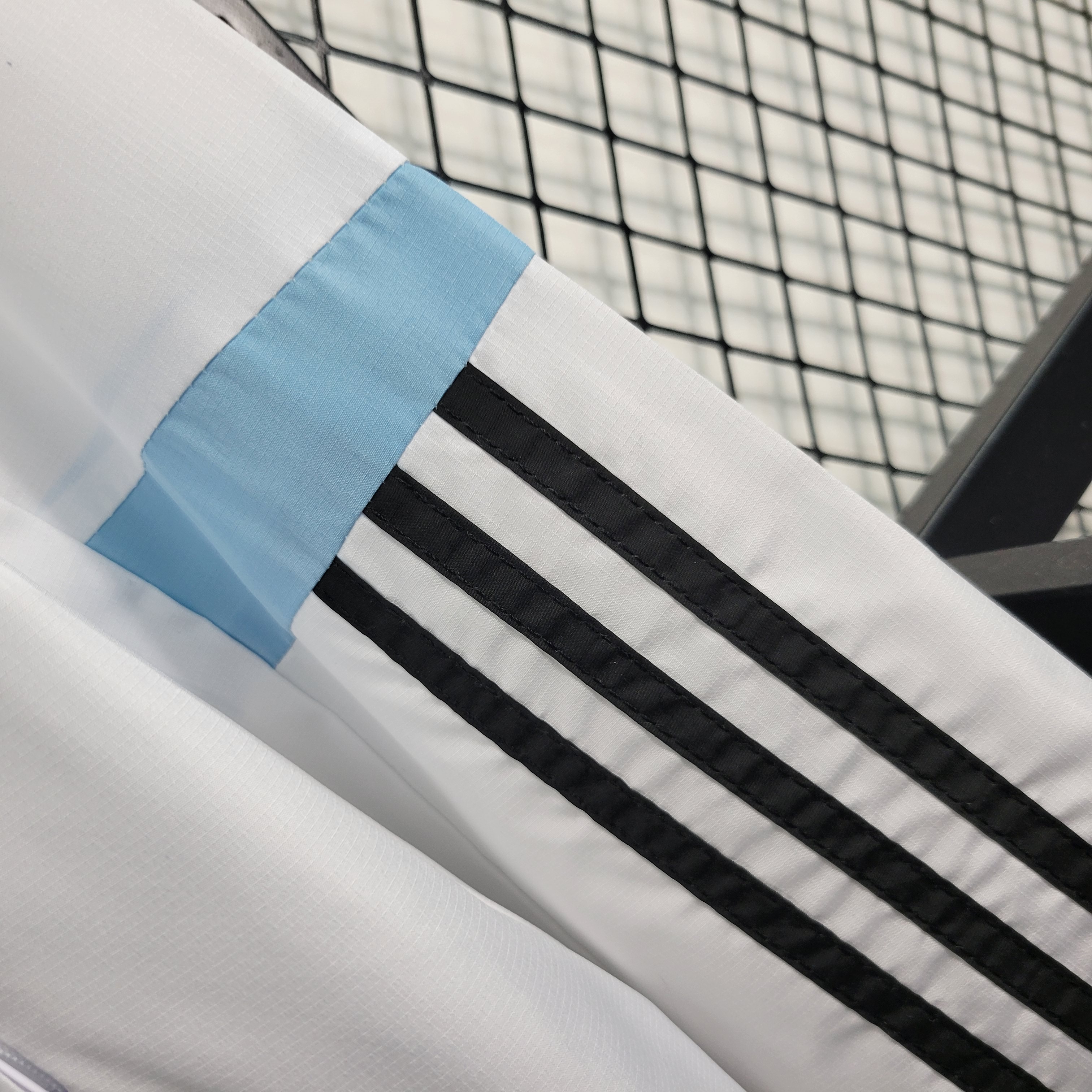 23-24 Manchester United White Windbreaker S-XXL - Unitedfutballjersey