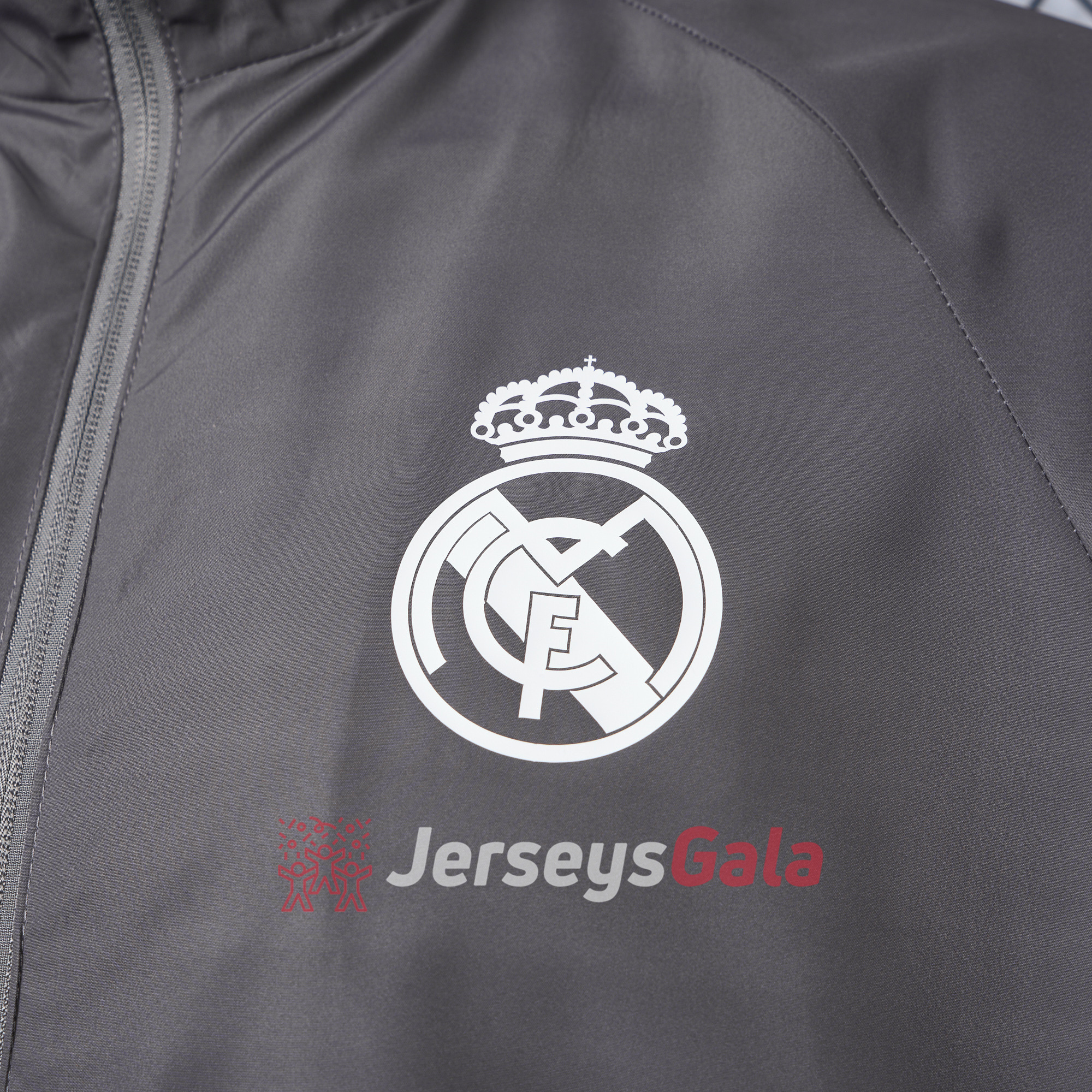 Real Madrid 24-25 Throwback Windbreaker Jacket - Grey - Unitedfutballjersey