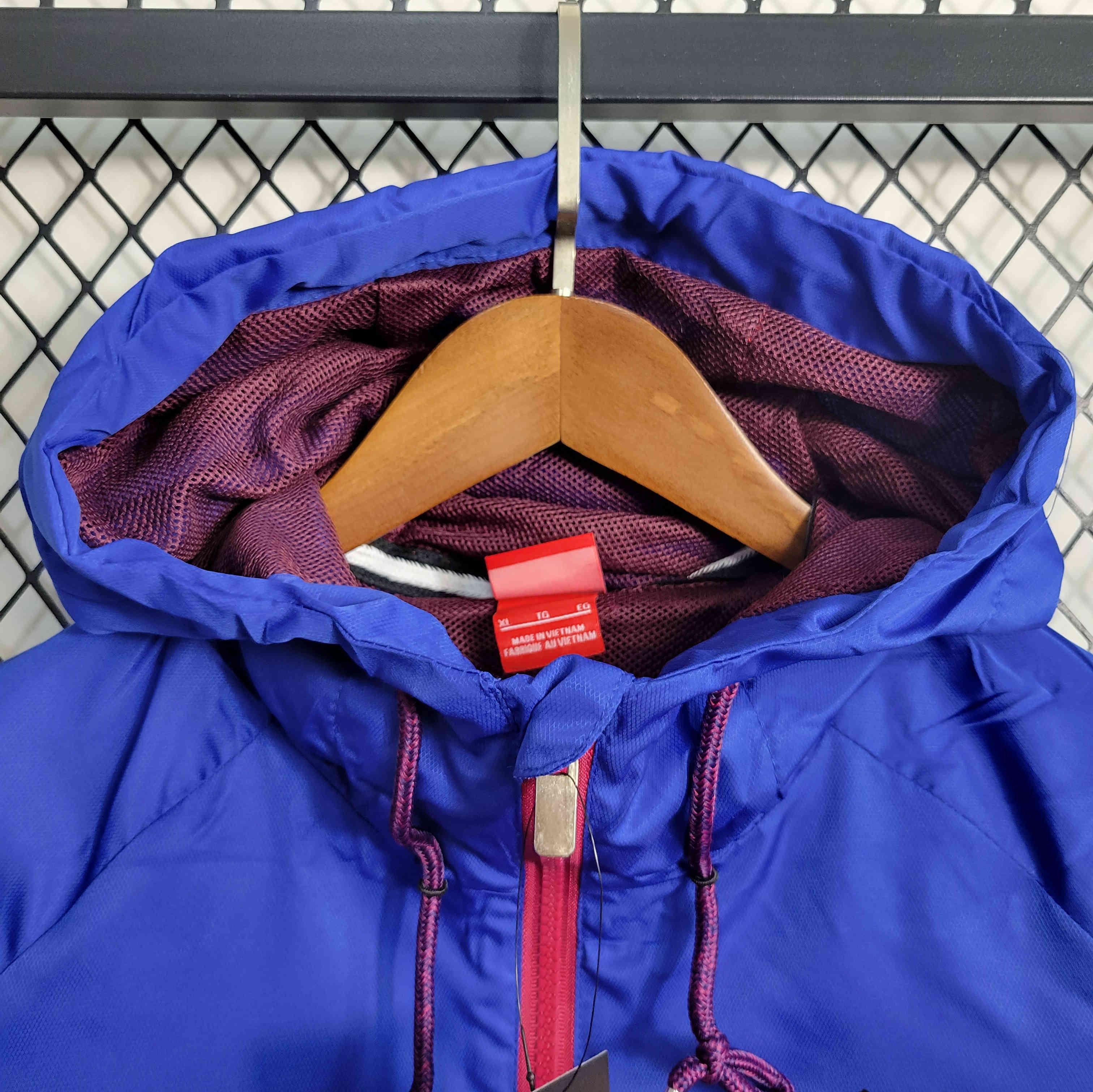 B.A.R.S.A 23-24 Classic Blue Red Player Windbreaker - Unitedfutballjersey