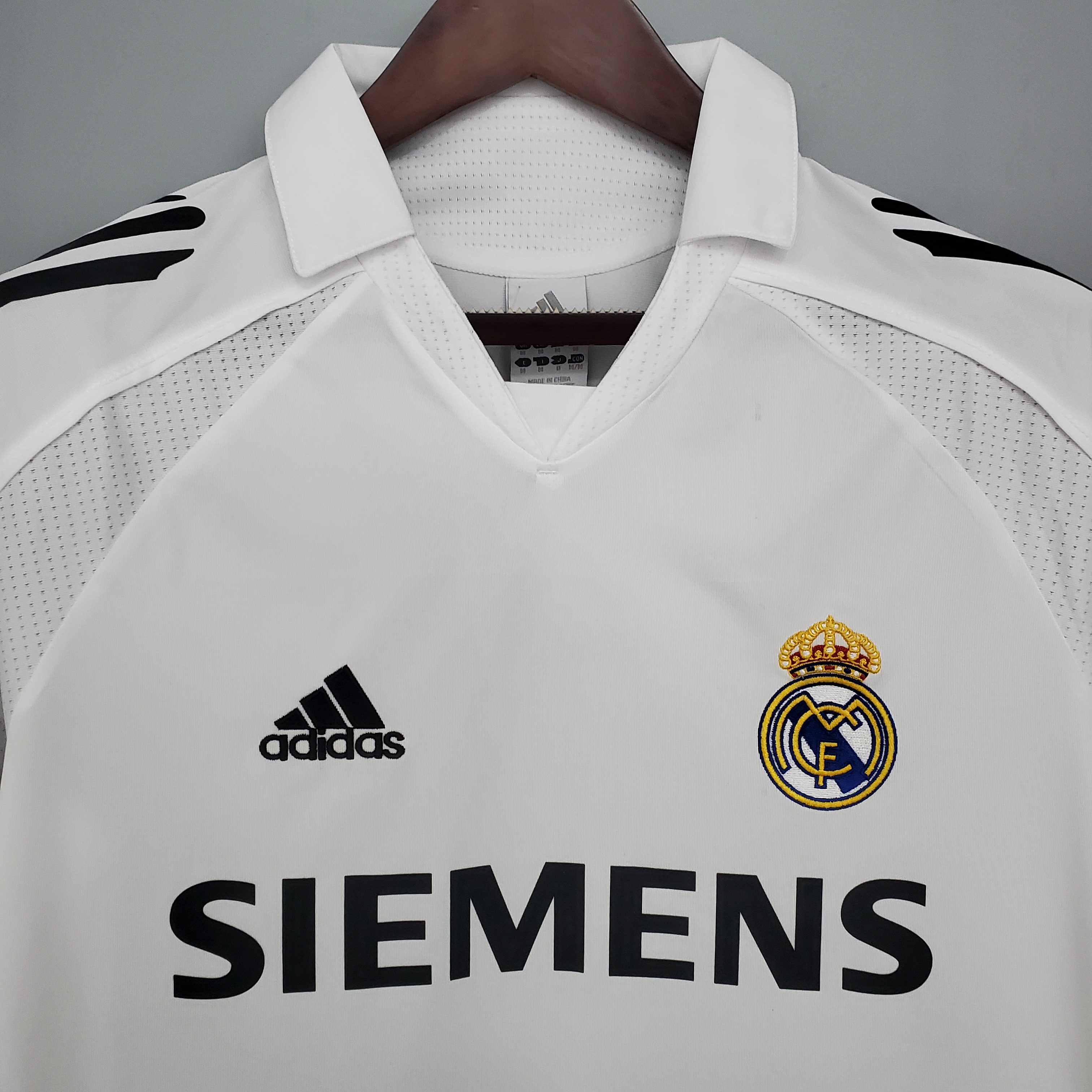 Retro Real Madrid 05-06 Home Stadium Jersey - Unitedfutballjersey