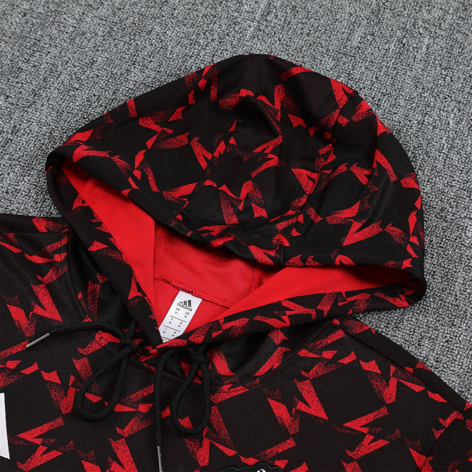 Manchester United 24-25 Pre-Match Home Traning Hoodie Set - Red Top and Black Pants - Unitedfutballjersey