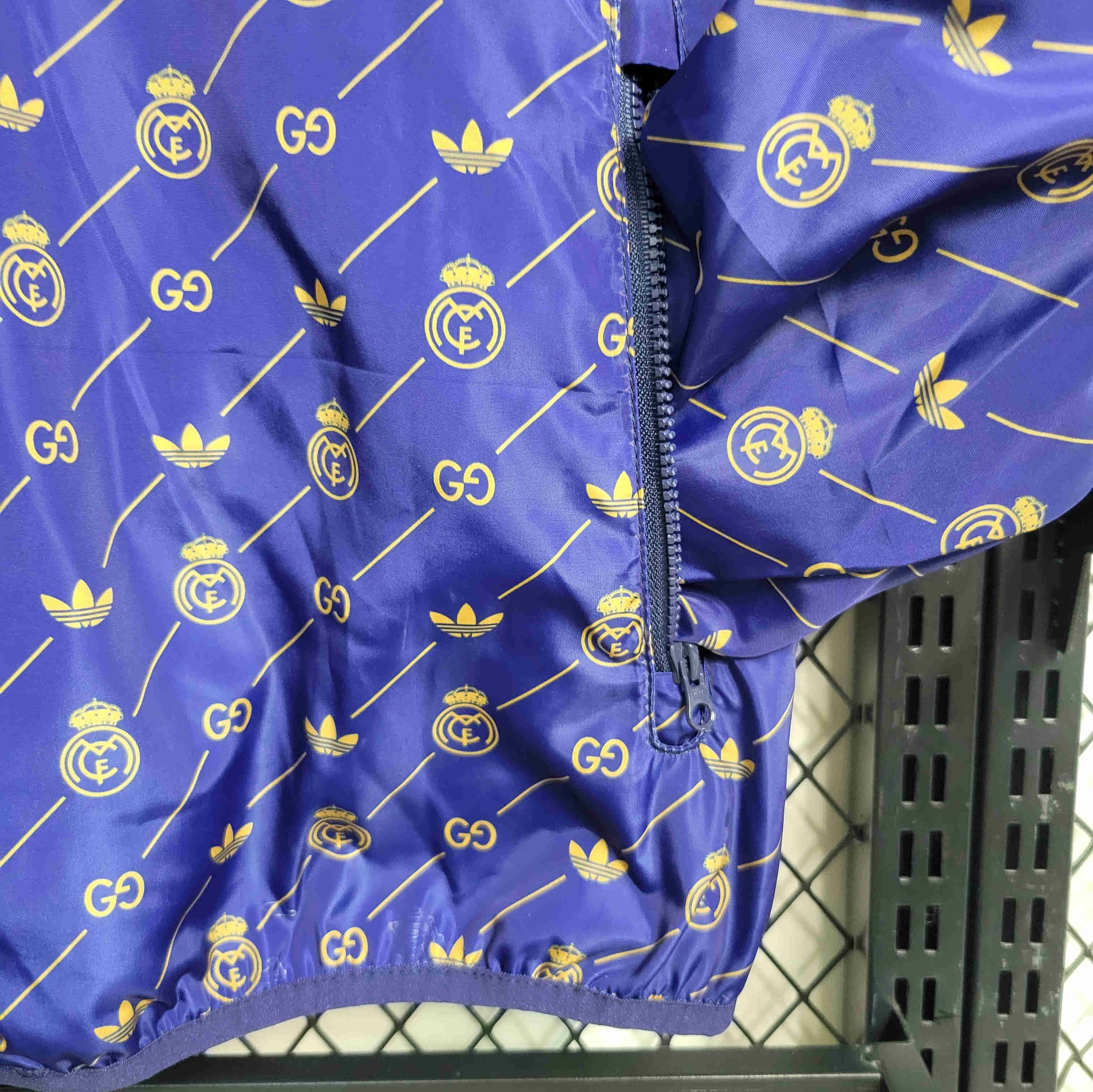 23-24 Real Madrid x GUCCI Navy Windbreaker - Unitedfutballjersey