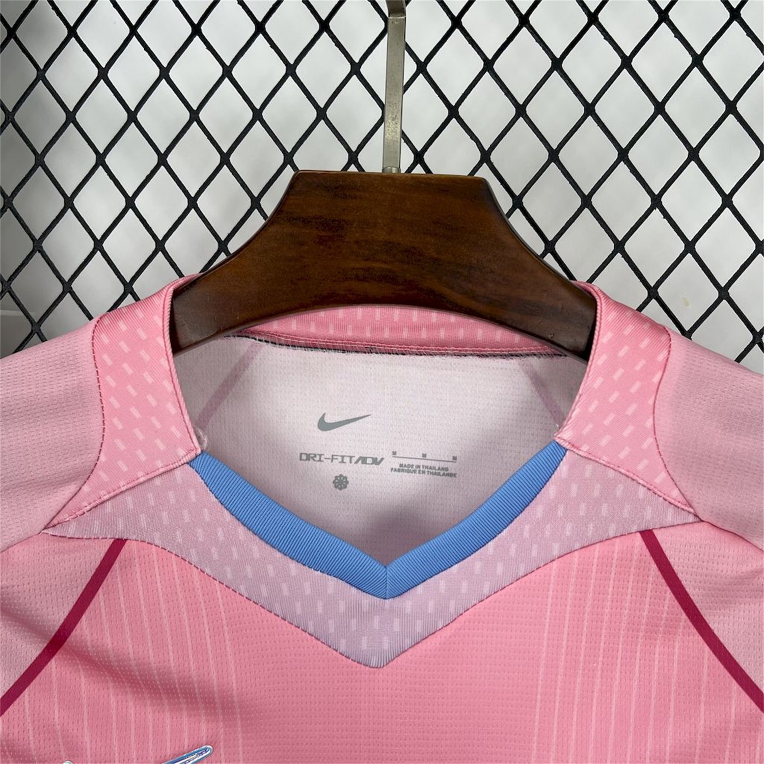 B.A.R.S.A 25-26 T90 White Lines Pink Special Jersey - Fans Version - Unitedfutballjersey