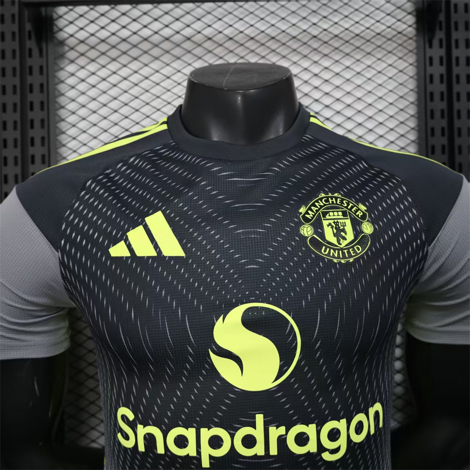 Manchester United 25-26 Black Grey Goalkeeper Jersey - Player Version - Unitedfutballjersey