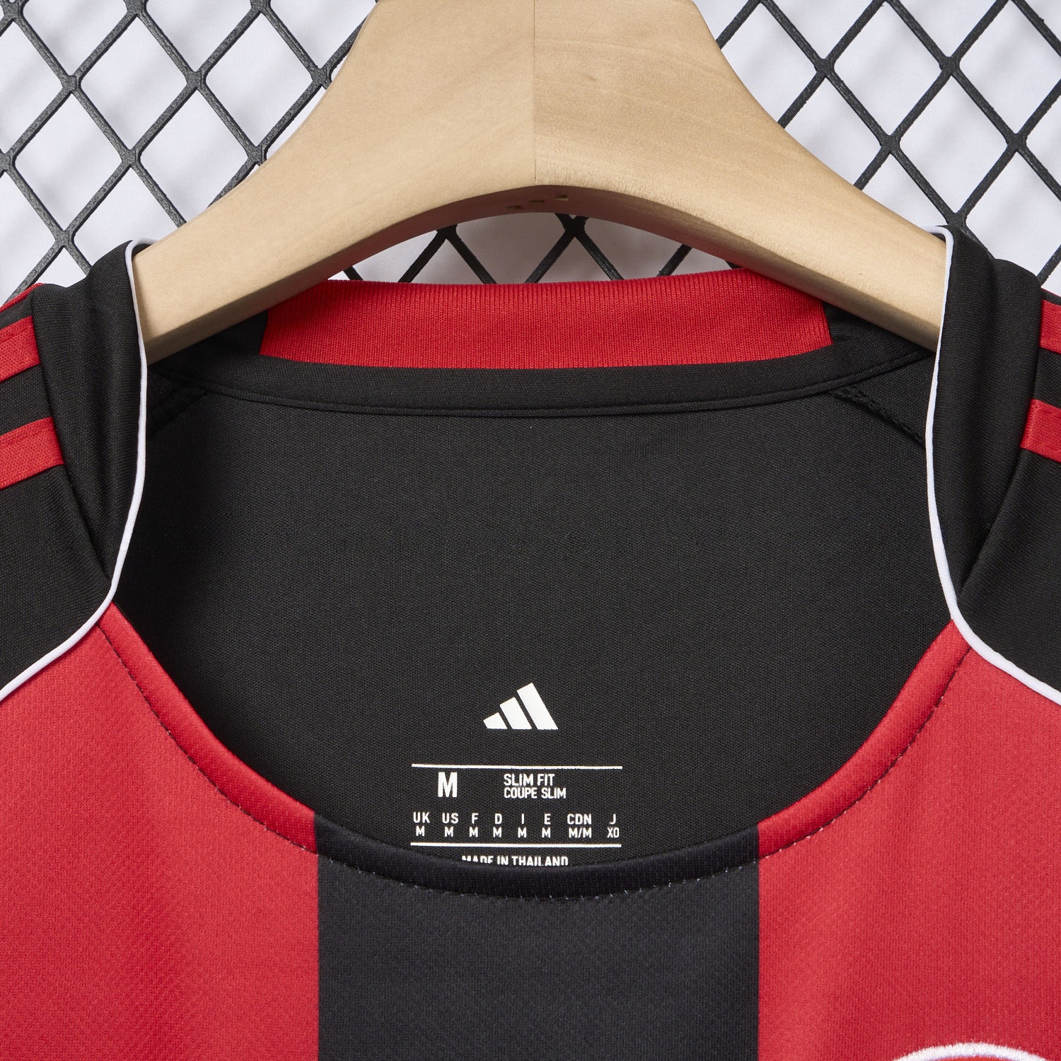 Frankfurt 25-26 Home Red Jersey - Fans Version - Unitedfutballjersey