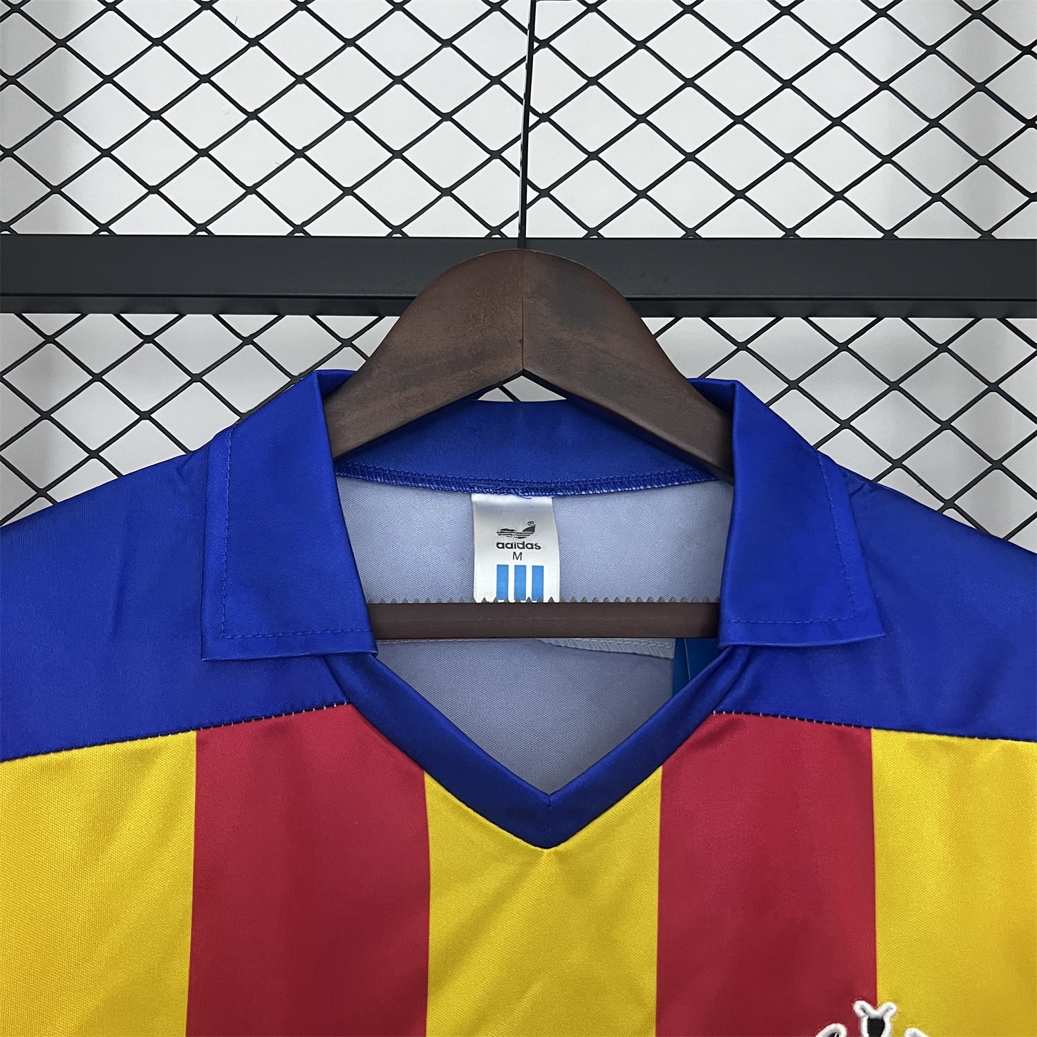 Retro Valencia 1980-82 Away Jersey - Unitedfutballjersey