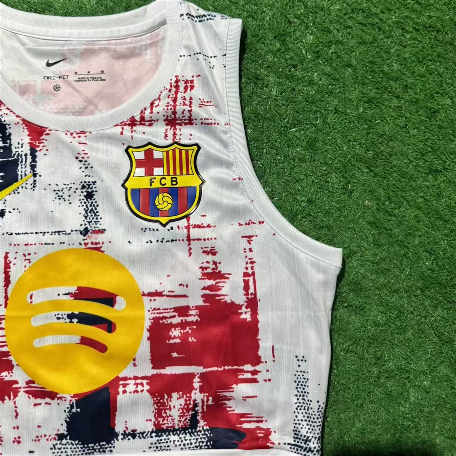 Women's Barcelona 25-26 Yellow Logo White Yoga Vest - Unitedfutballjersey