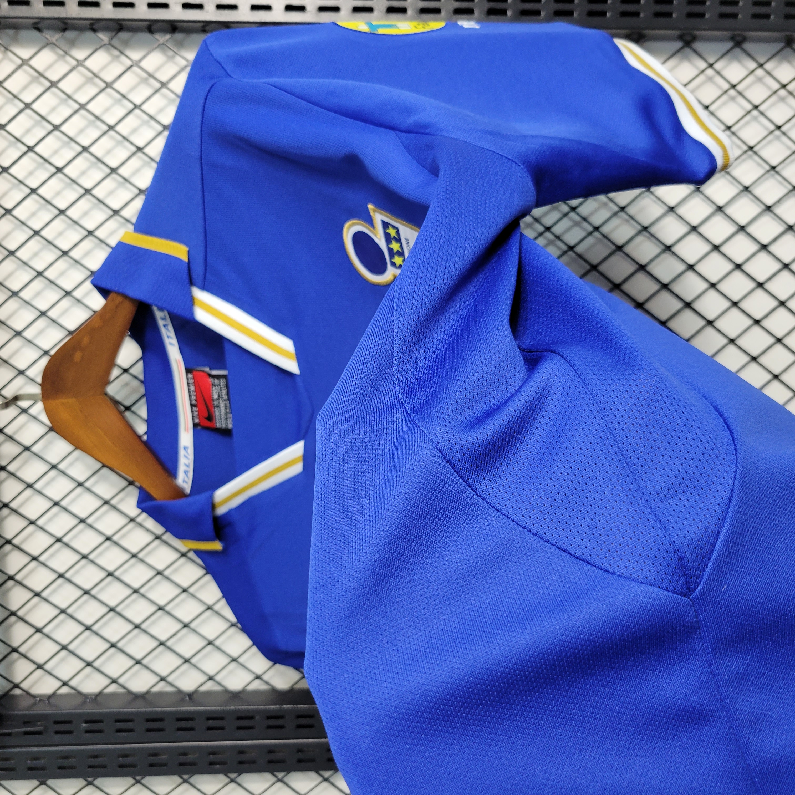 Retro Italy 1996 Home Stadium Jersey - Unitedfutballjersey