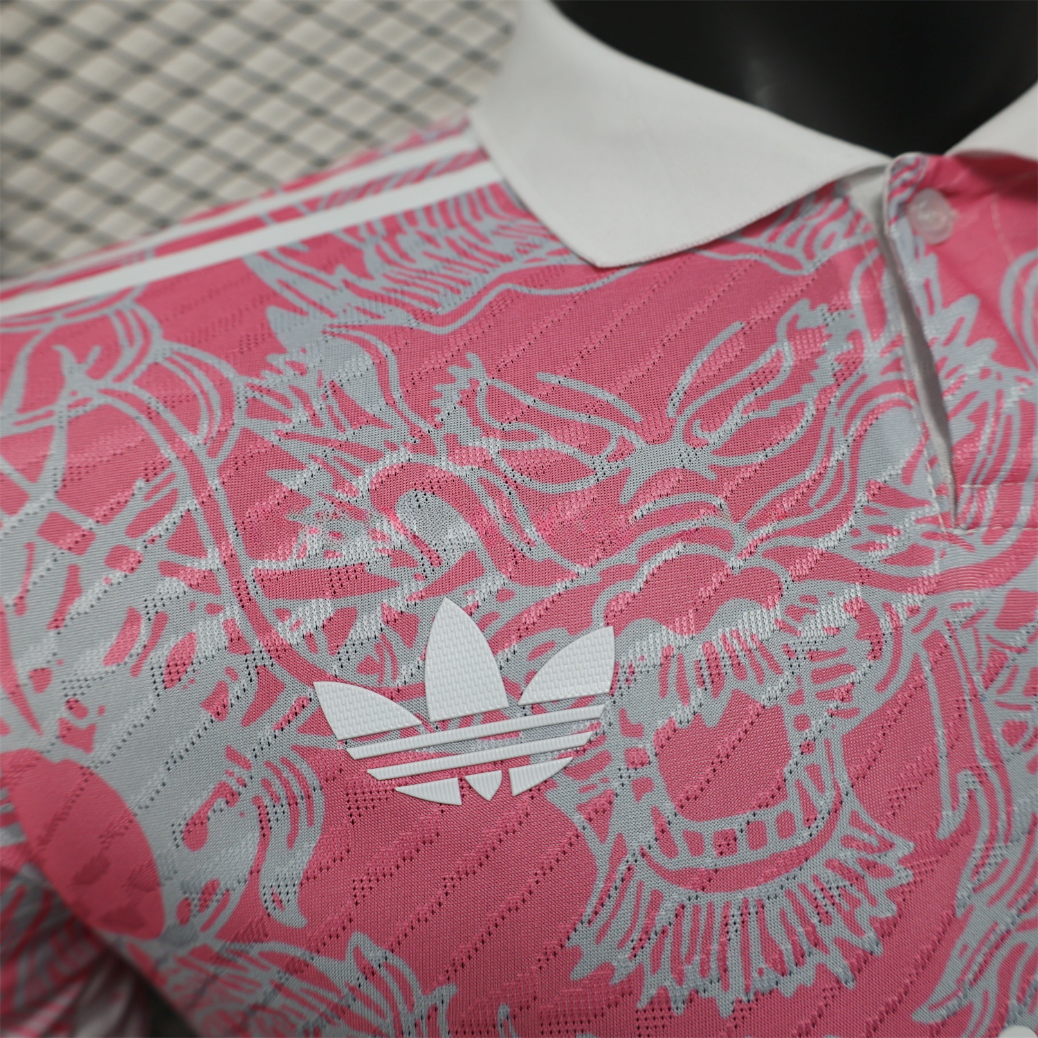 Real Madrid 25-26 Pink and White Gradient Chinese and Western Style Dragon Jersey - Player Version - Unitedfutballjersey