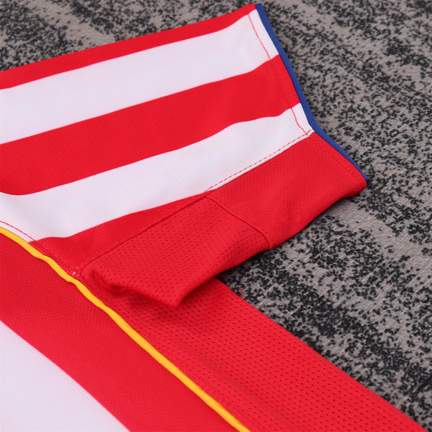 Retro Atletico Madrid 2004-05 Home S.p.i.d.e.r M.a.n Special Kids Kit - Unitedfutballjersey