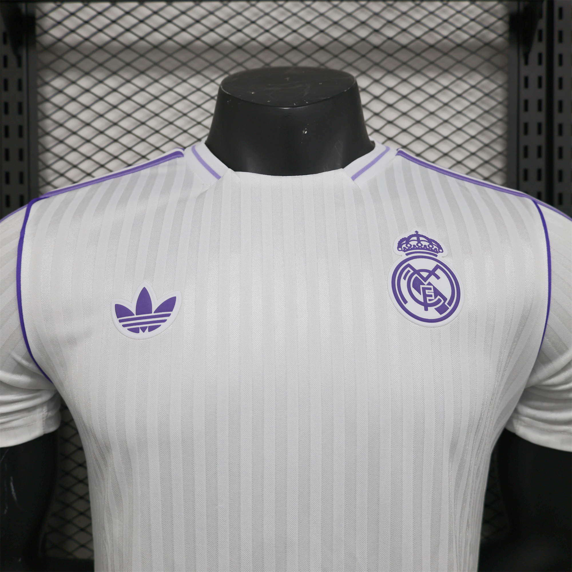 Real Madrid 2025 White Icon Retro Jersey - Player Version - Unitedfutballjersey
