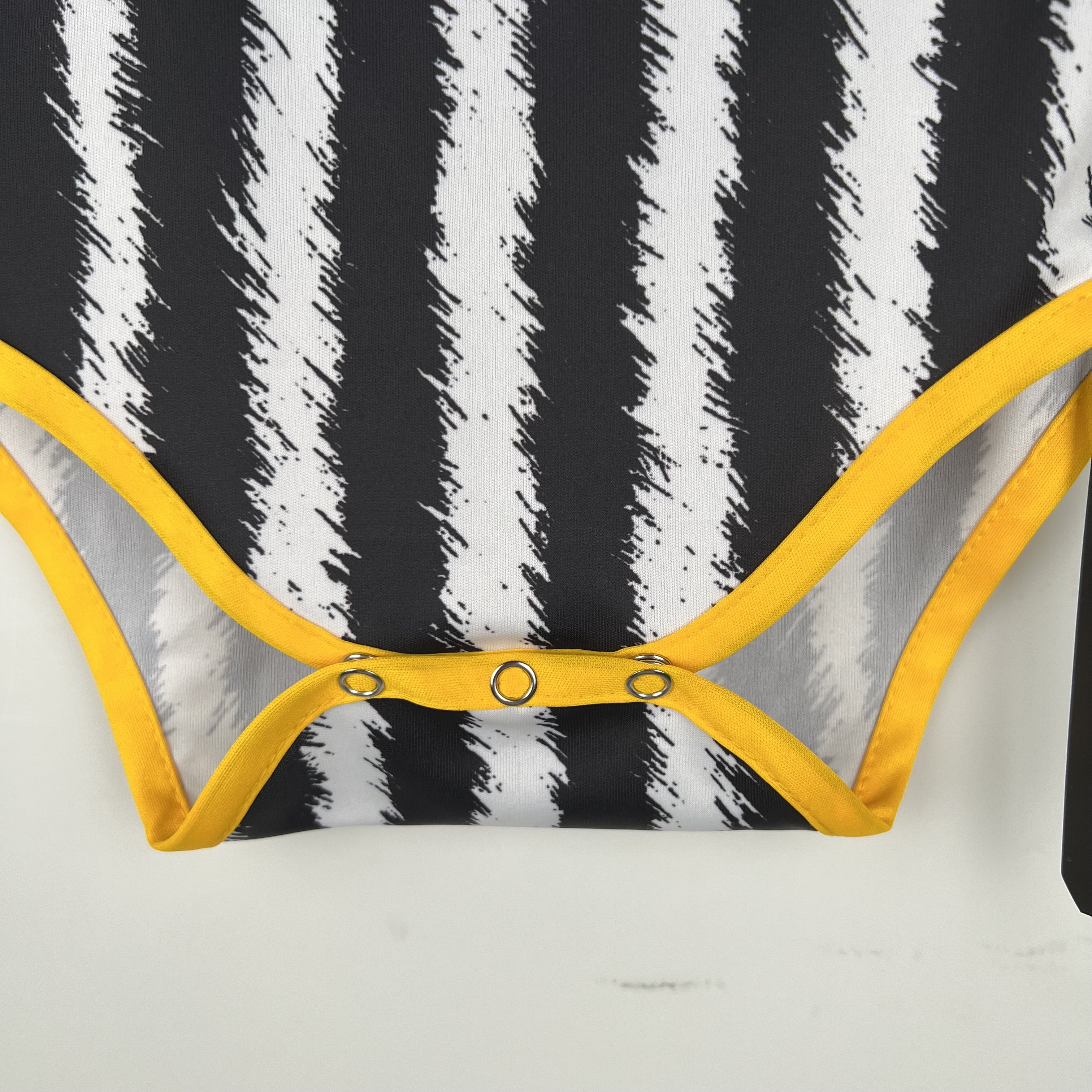 Juventus 23-24 Home Stadium Baby Crawling Suit - Unitedfutballjersey