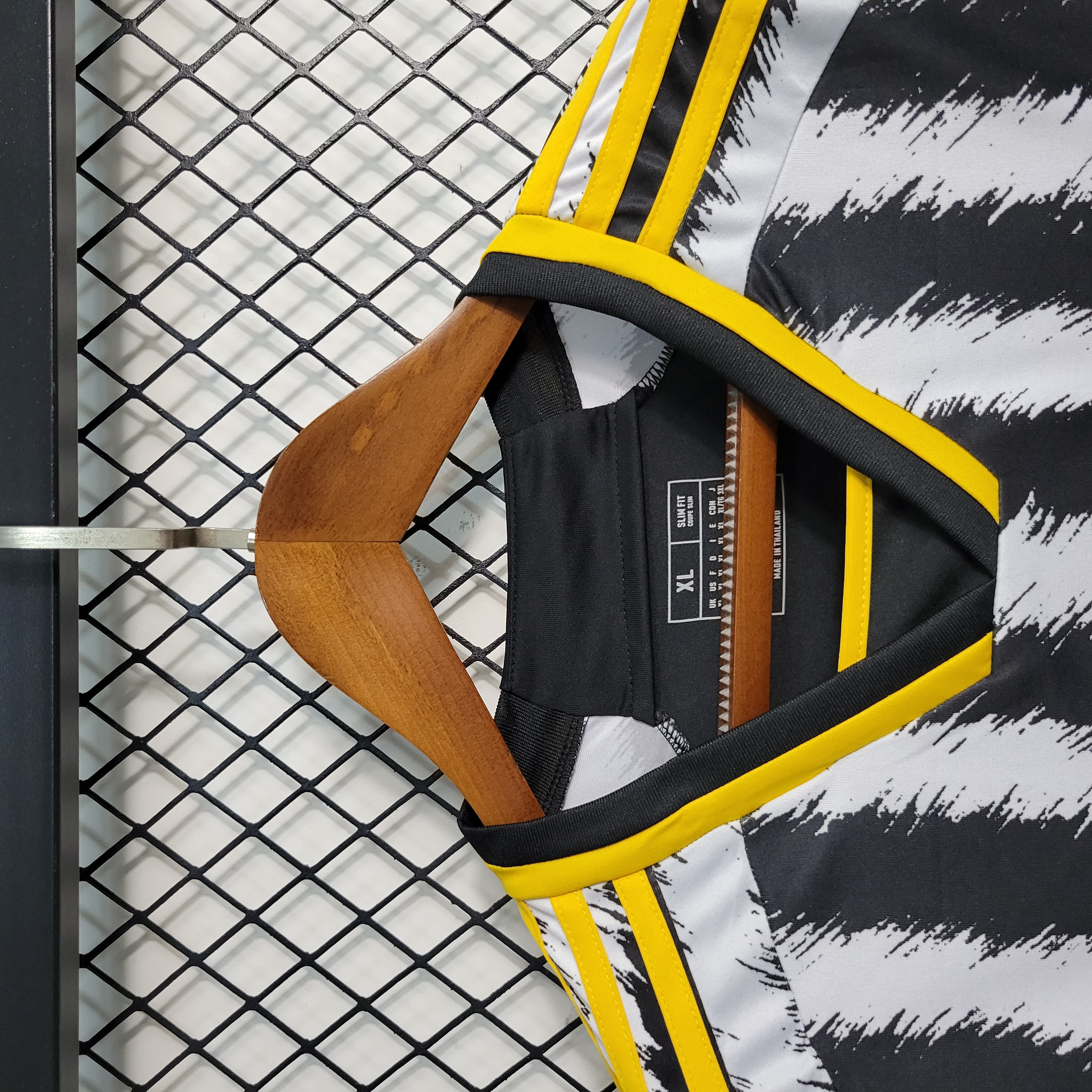 23-24 Juventus Home Long Sleeve Jersey - Fans Version - Unitedfutballjersey