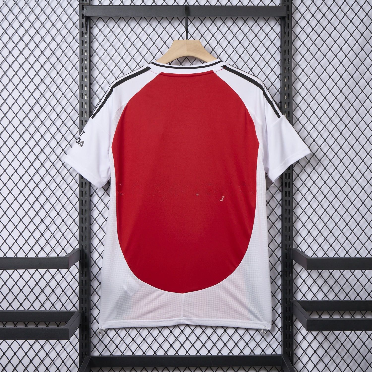 Frankfurt 25-26 Home Stadium Jersey - Fans Version - Unitedfutballjersey