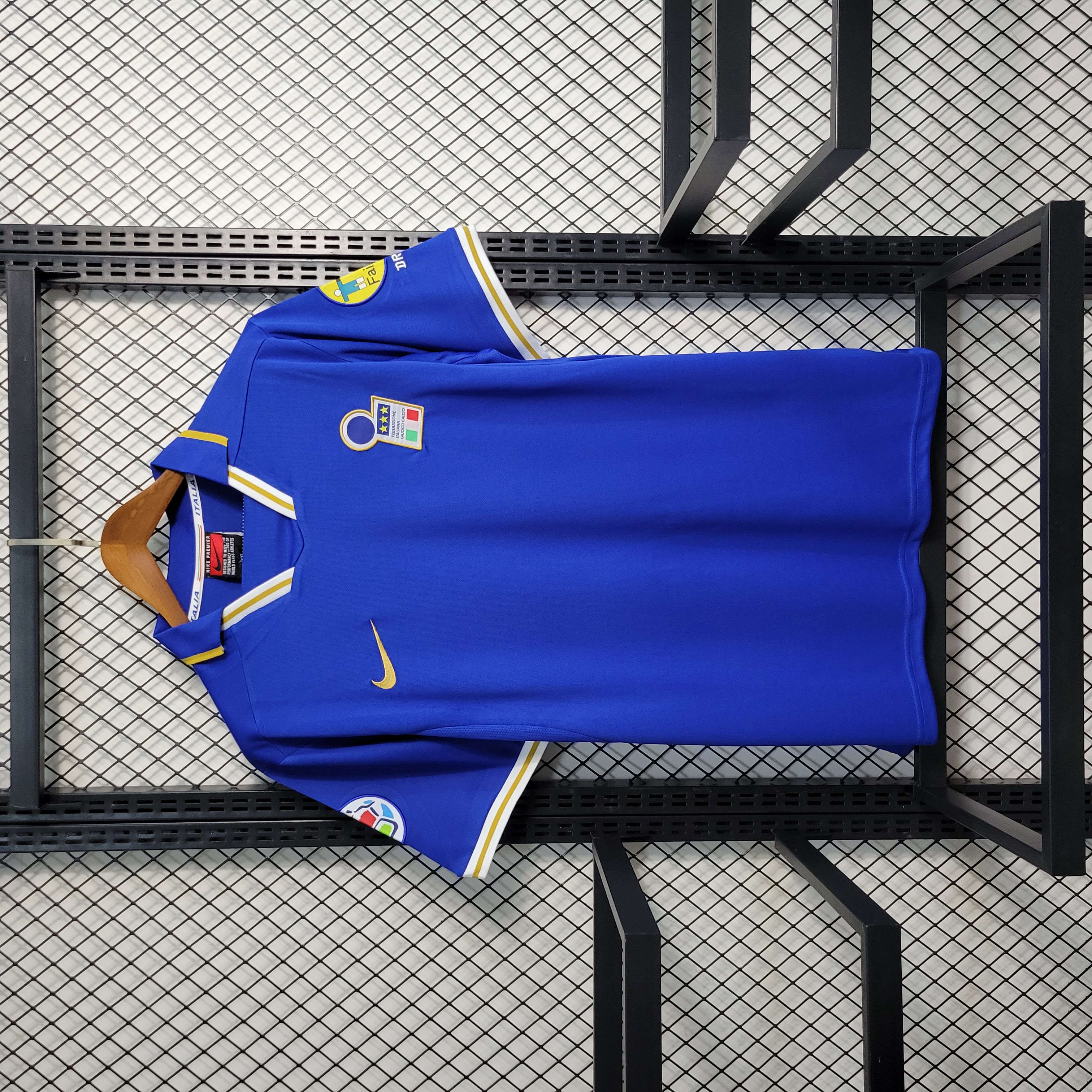 Retro Italy 1996 Home Stadium Jersey - Unitedfutballjersey