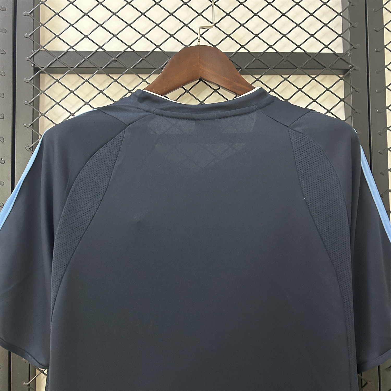 Retro Real Madrid 2003-04 Away Jersey - Unitedfutballjersey