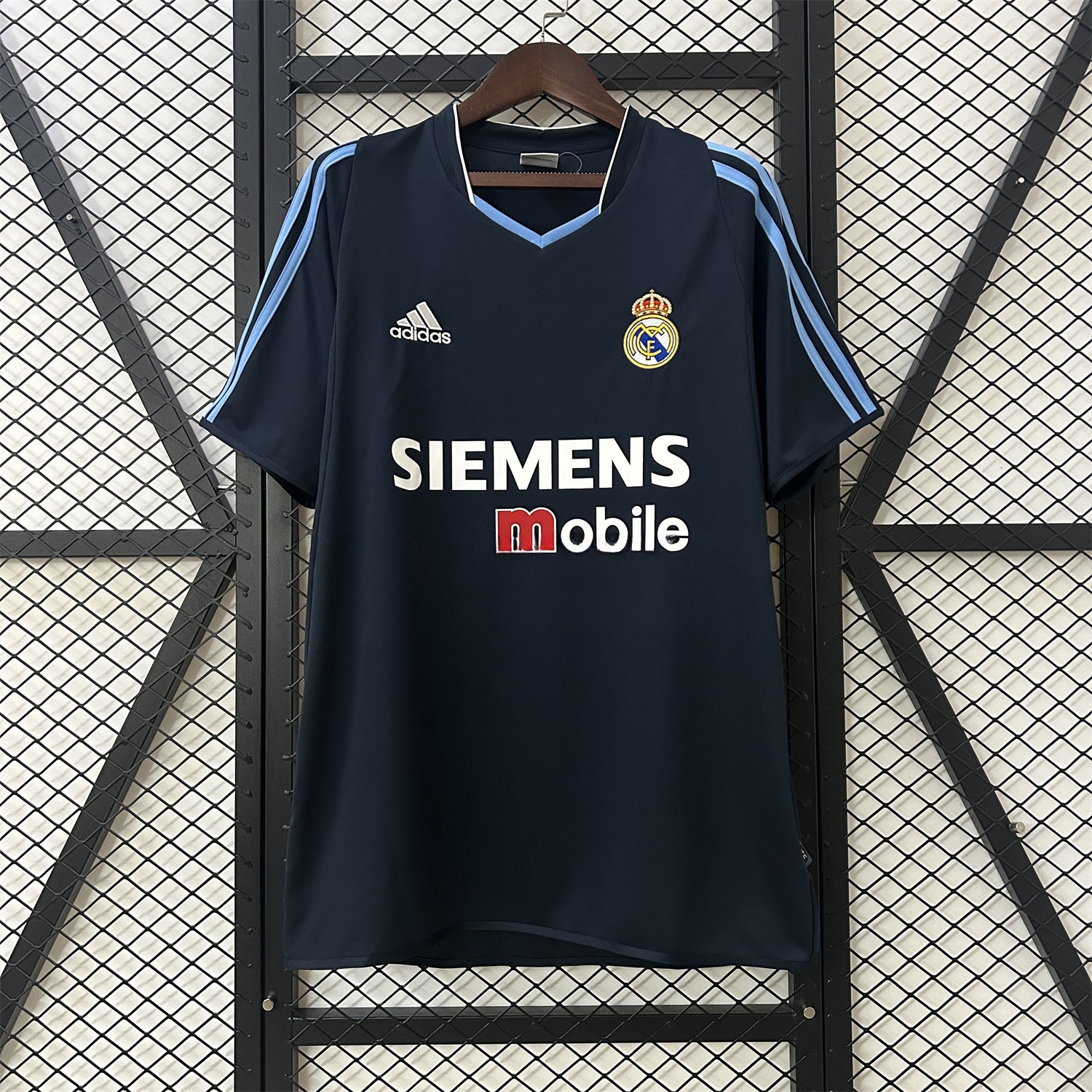 Retro Real Madrid 2003-04 Away Jersey - Unitedfutballjersey