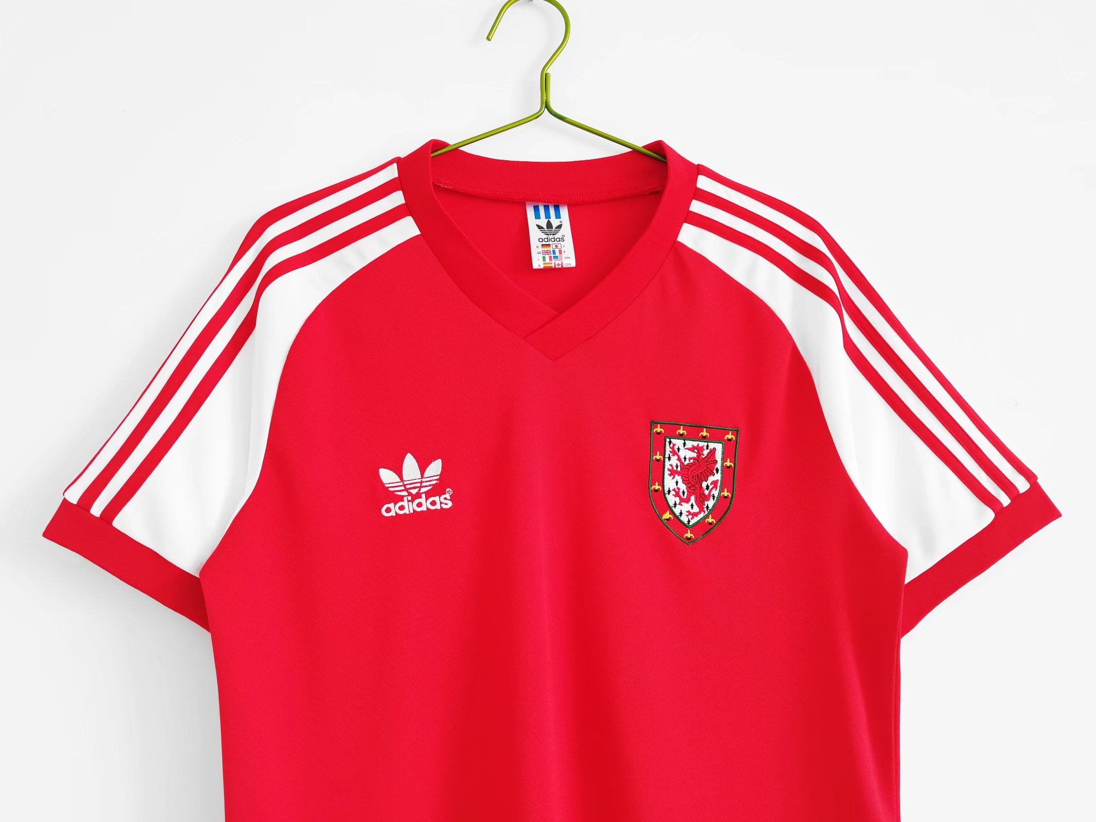 Retro Wales 1982 Home Stadium Jersey - Unitedfutballjersey