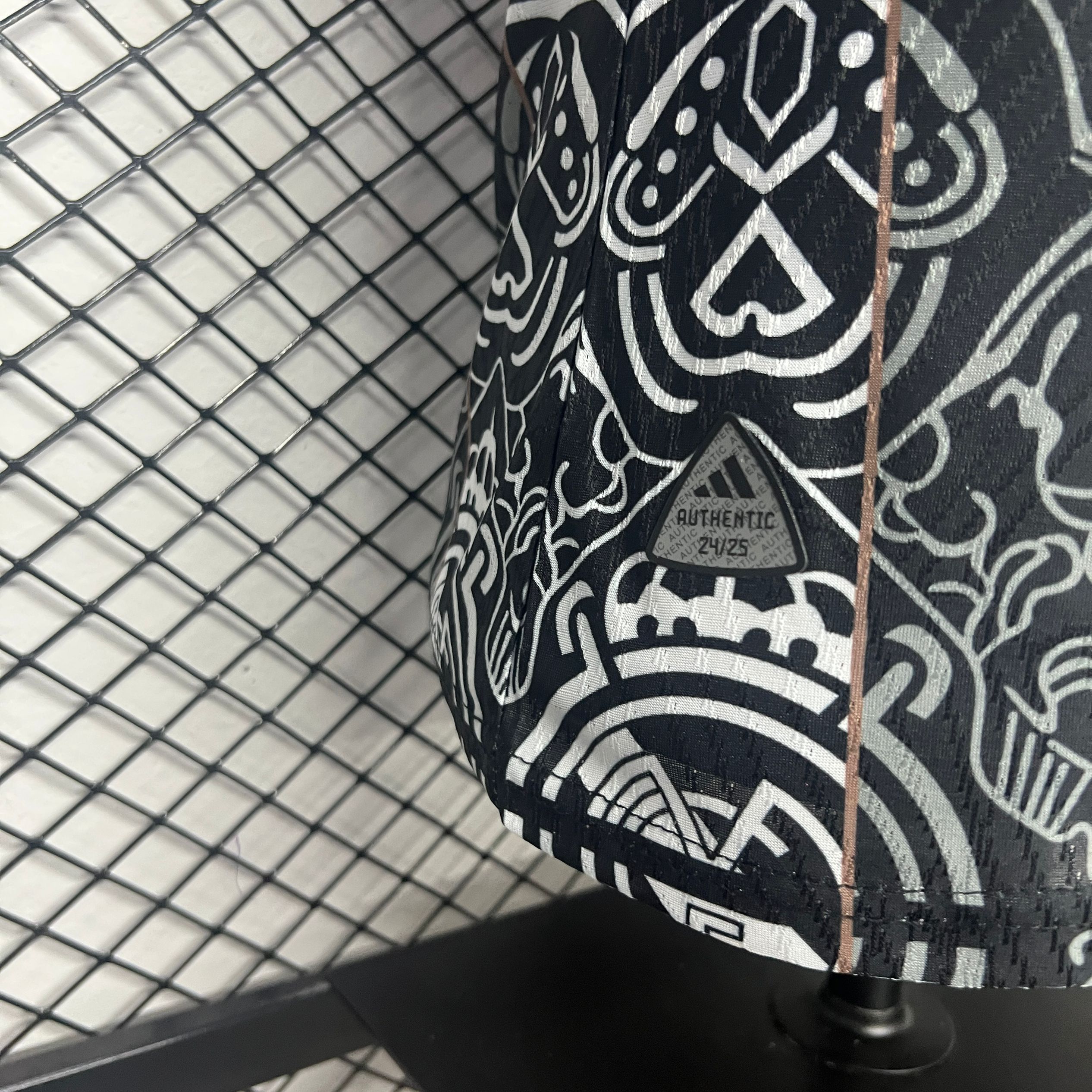 Real Madrid 24-25 Black Line Pattern Special Edtion Jersey - Player Version - Unitedfutballjersey