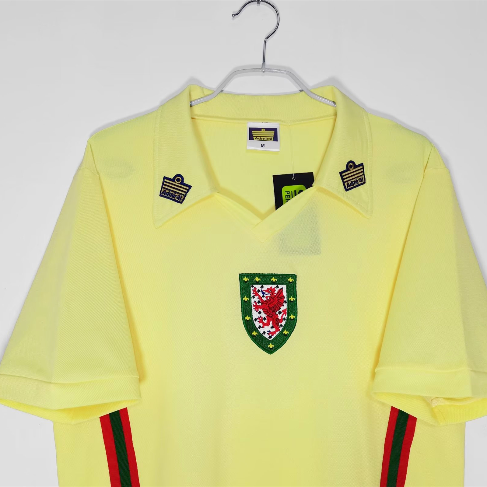 Retro Wales 1976 Away Stadium Jersey - Unitedfutballjersey