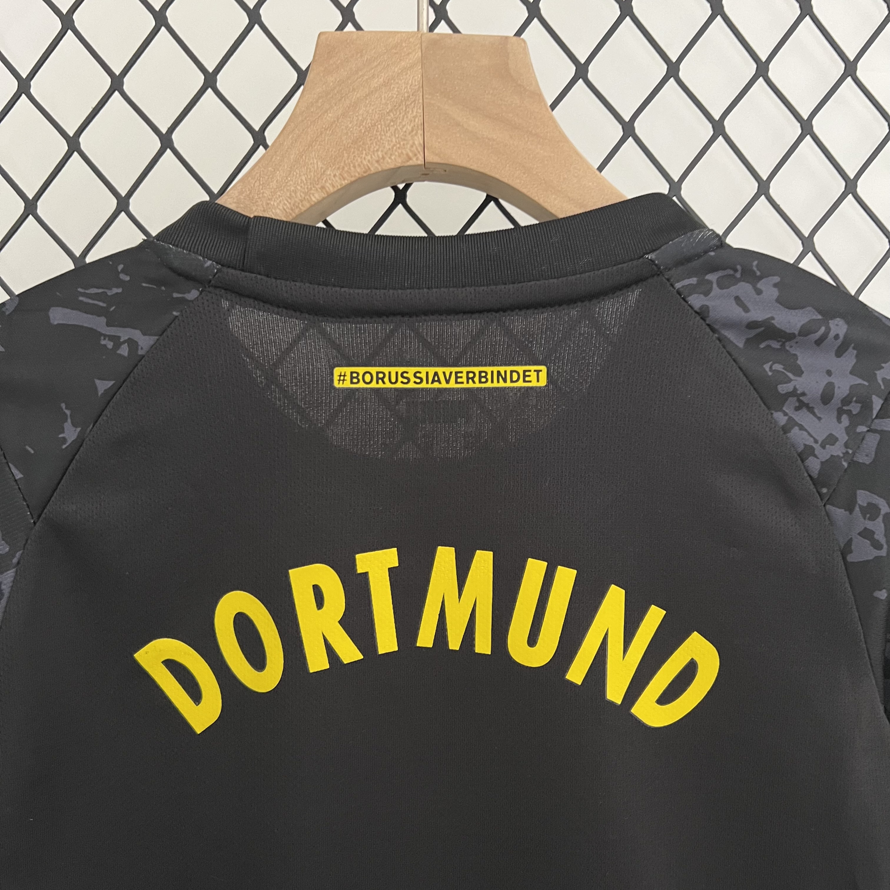 Dortmund 23-24 Away Kids Kit - Unitedfutballjersey
