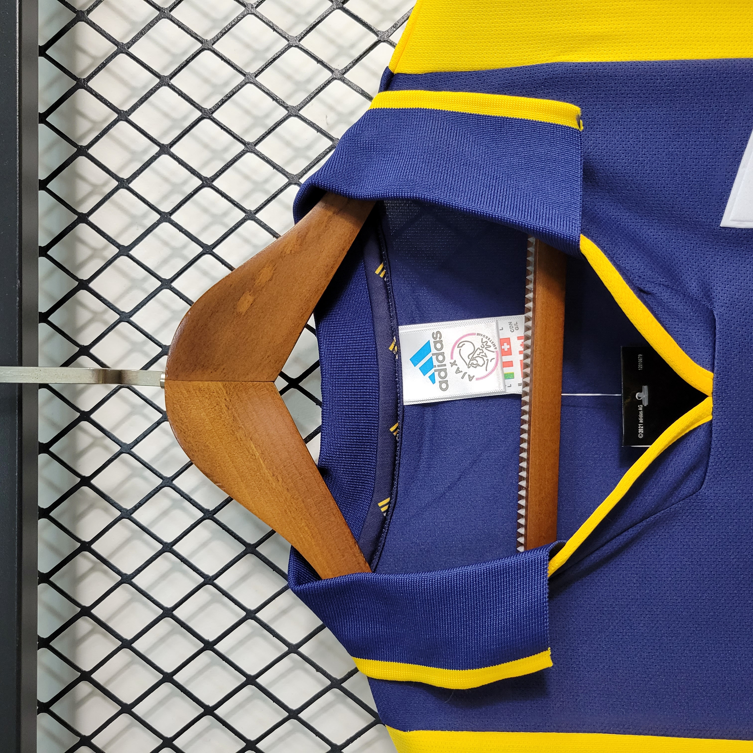 Retro Ajax 2000-01 Away Jersey - Unitedfutballjersey