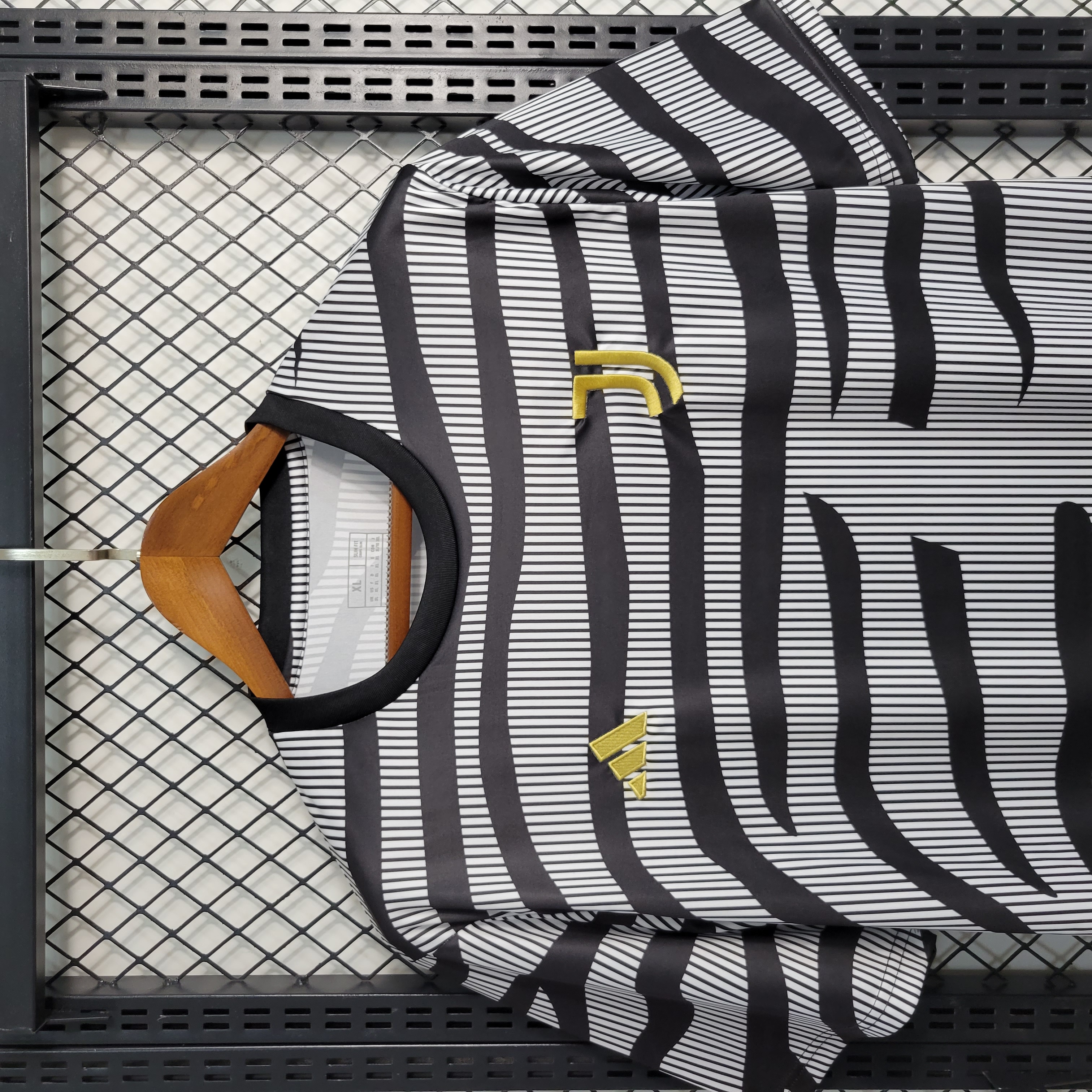 23-24 Juventus Training Jersey - Fans Version - Unitedfutballjersey