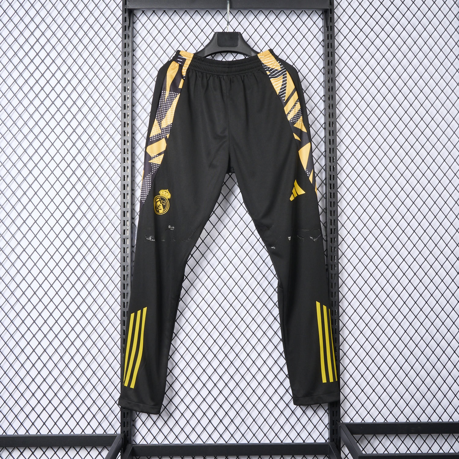 Real Madrid 24-25 Black Training Pants - Player Version - Unitedfutballjersey