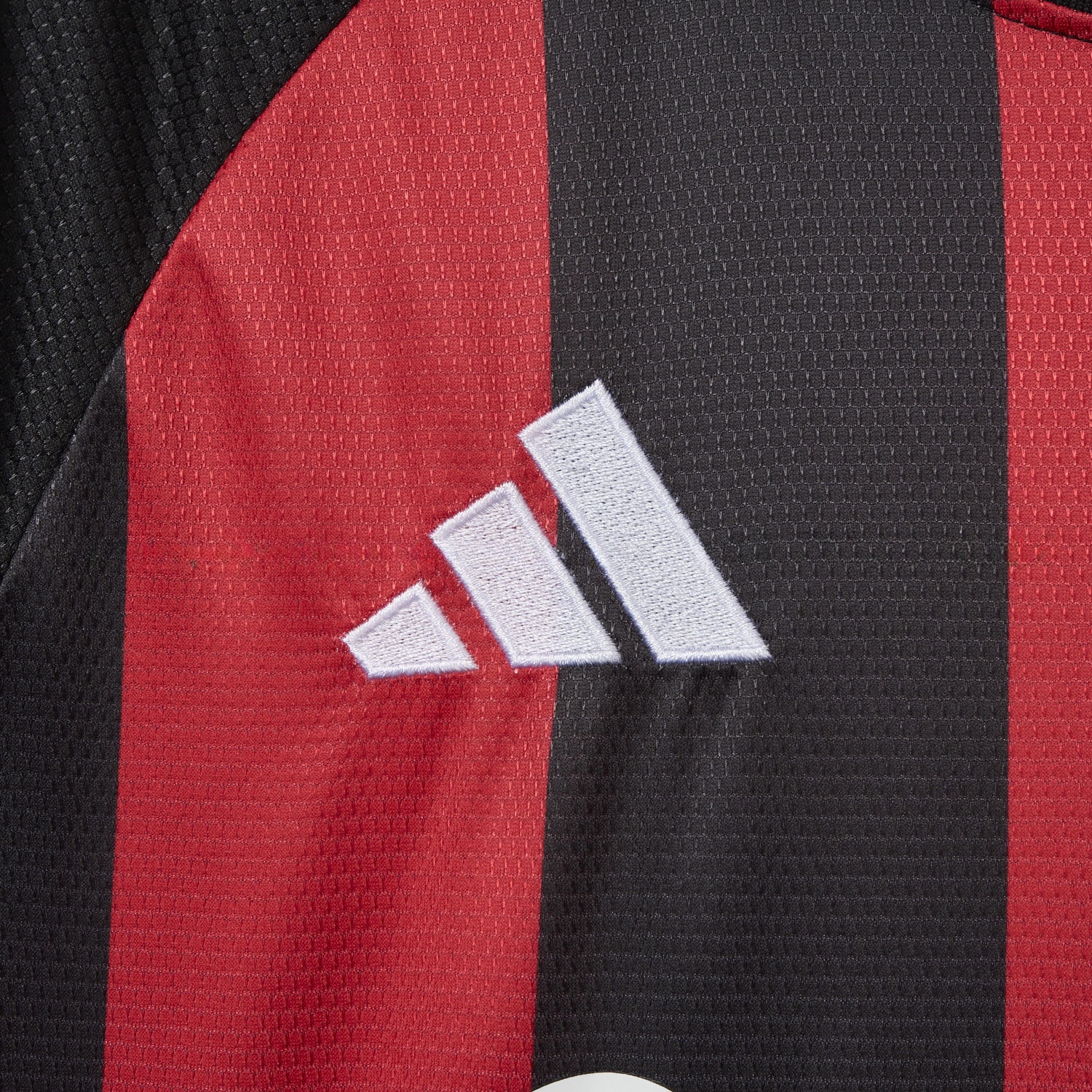 Frankfurt 25-26 Home Jersey - Fans Version - Unitedfutballjersey