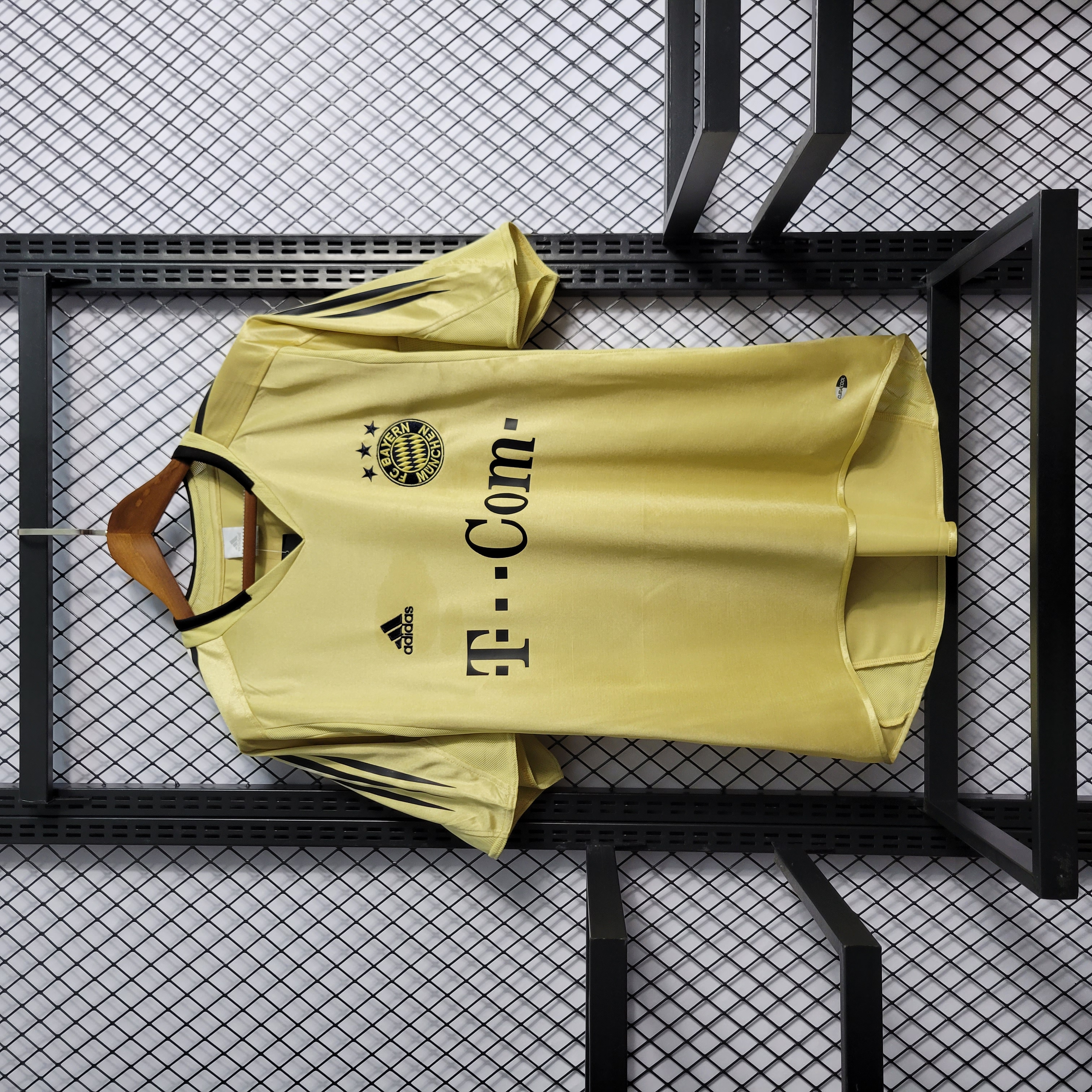 Bayern Munich Retro 04-05 Away Shirt - Unitedfutballjersey