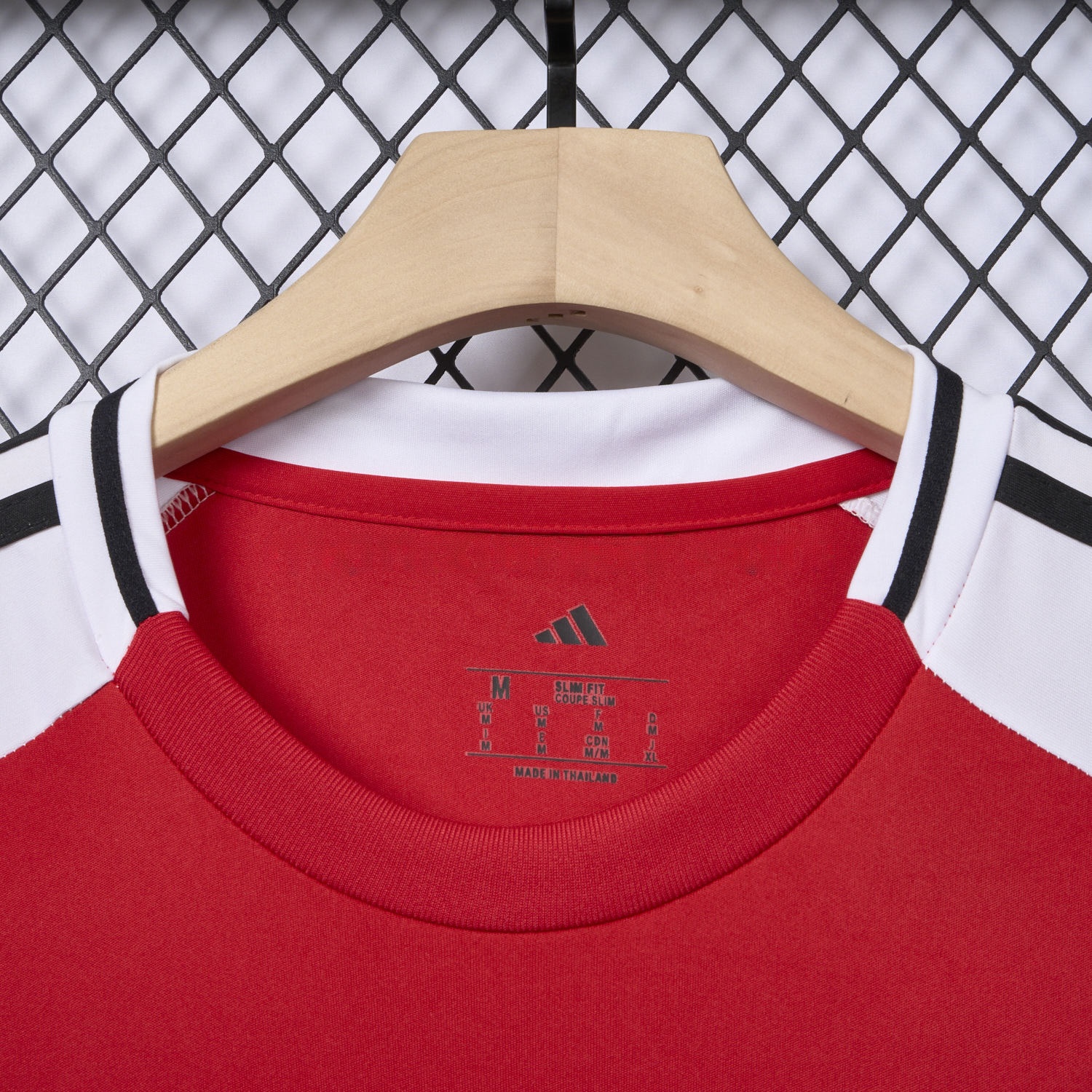 Frankfurt 25-26 Home Stadium Jersey - Fans Version - Unitedfutballjersey