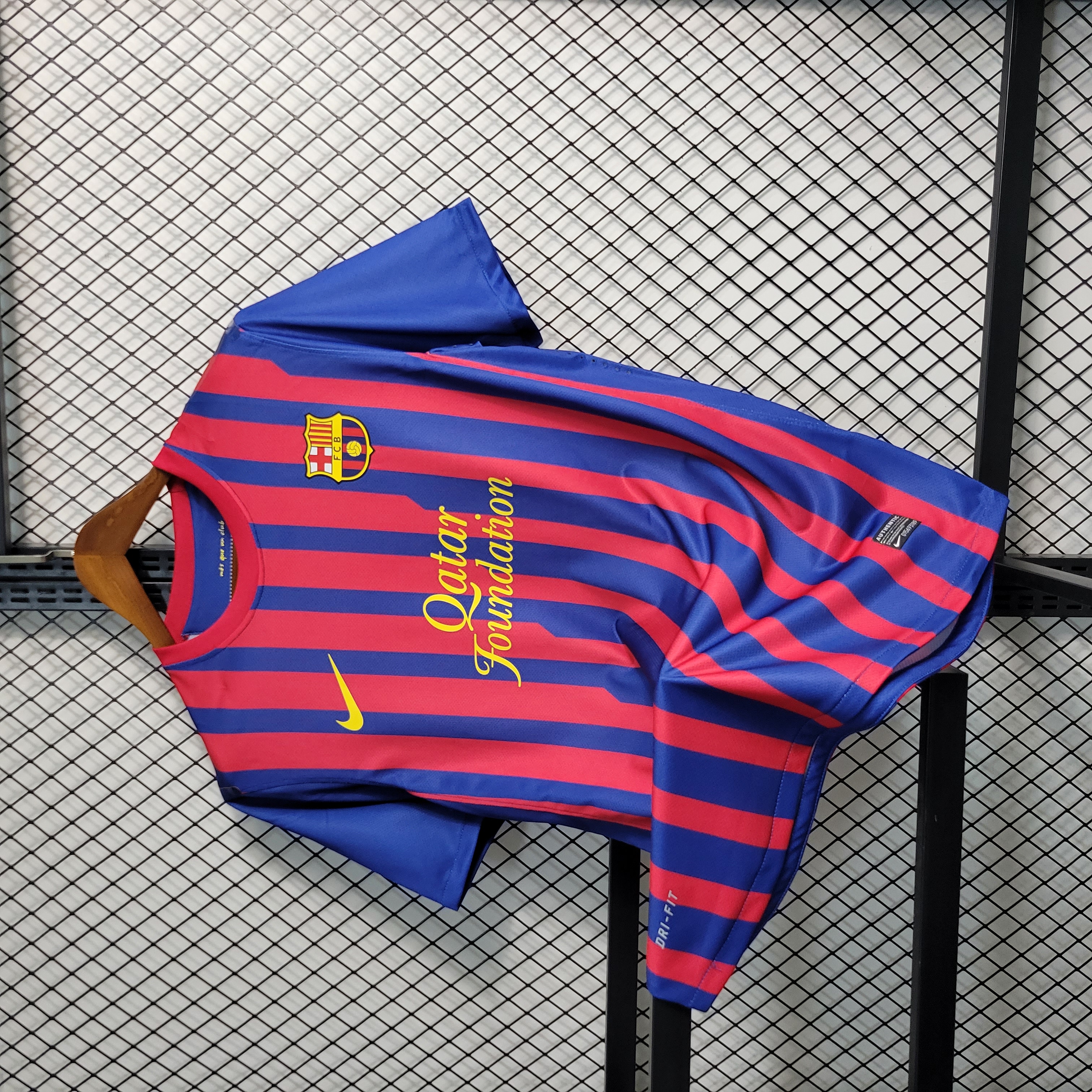 Retro Barcelona 11-12 Home Stadium Jersey - Unitedfutballjersey