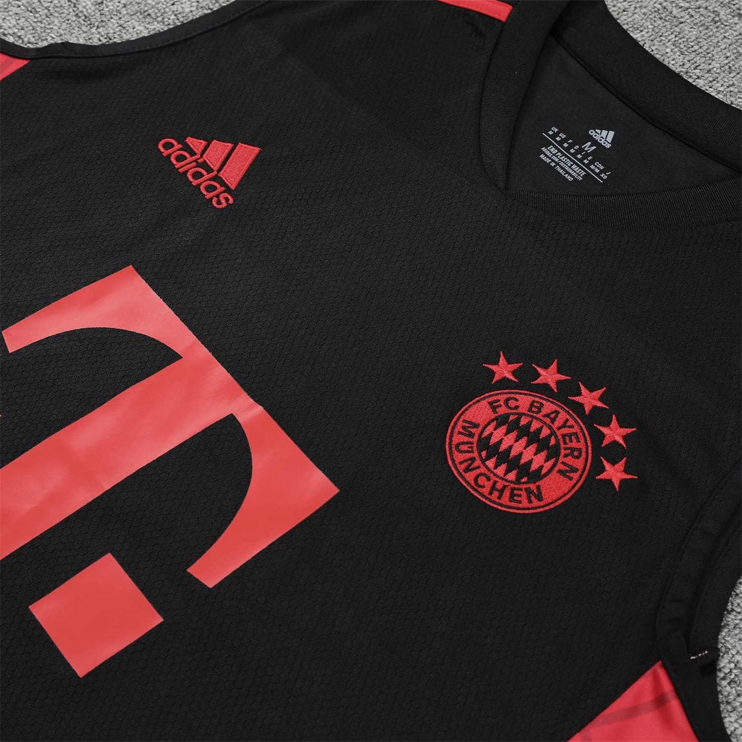 Bayern Munich 23-24 Black & Red Training Vest Suit - Unitedfutballjersey
